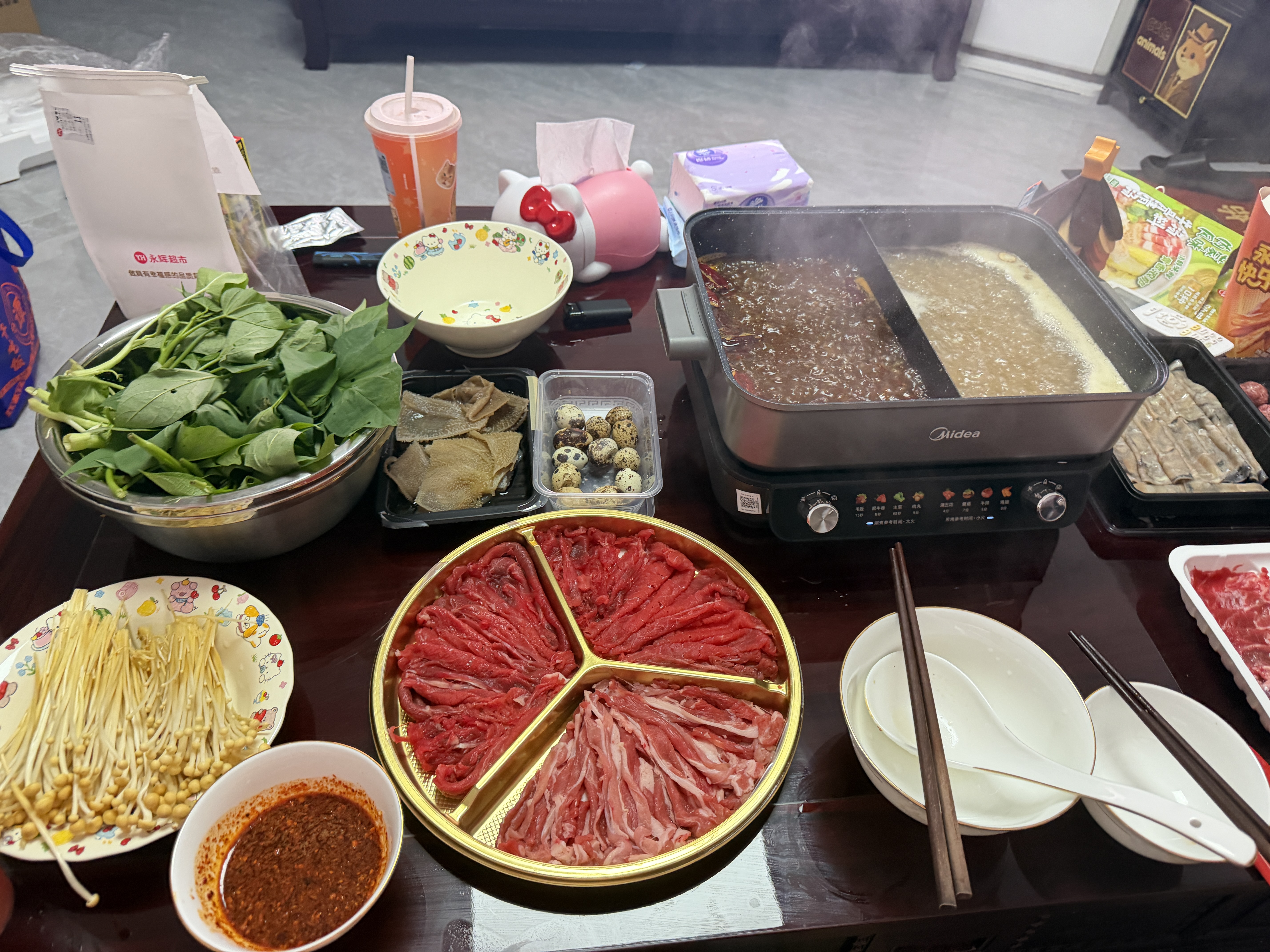 美的（Midea）火锅专用锅 电火锅 电煮锅8L多功能锅 鸳鸯锅分区控温 分体式多用途锅火锅锅HGS382712 实拍图