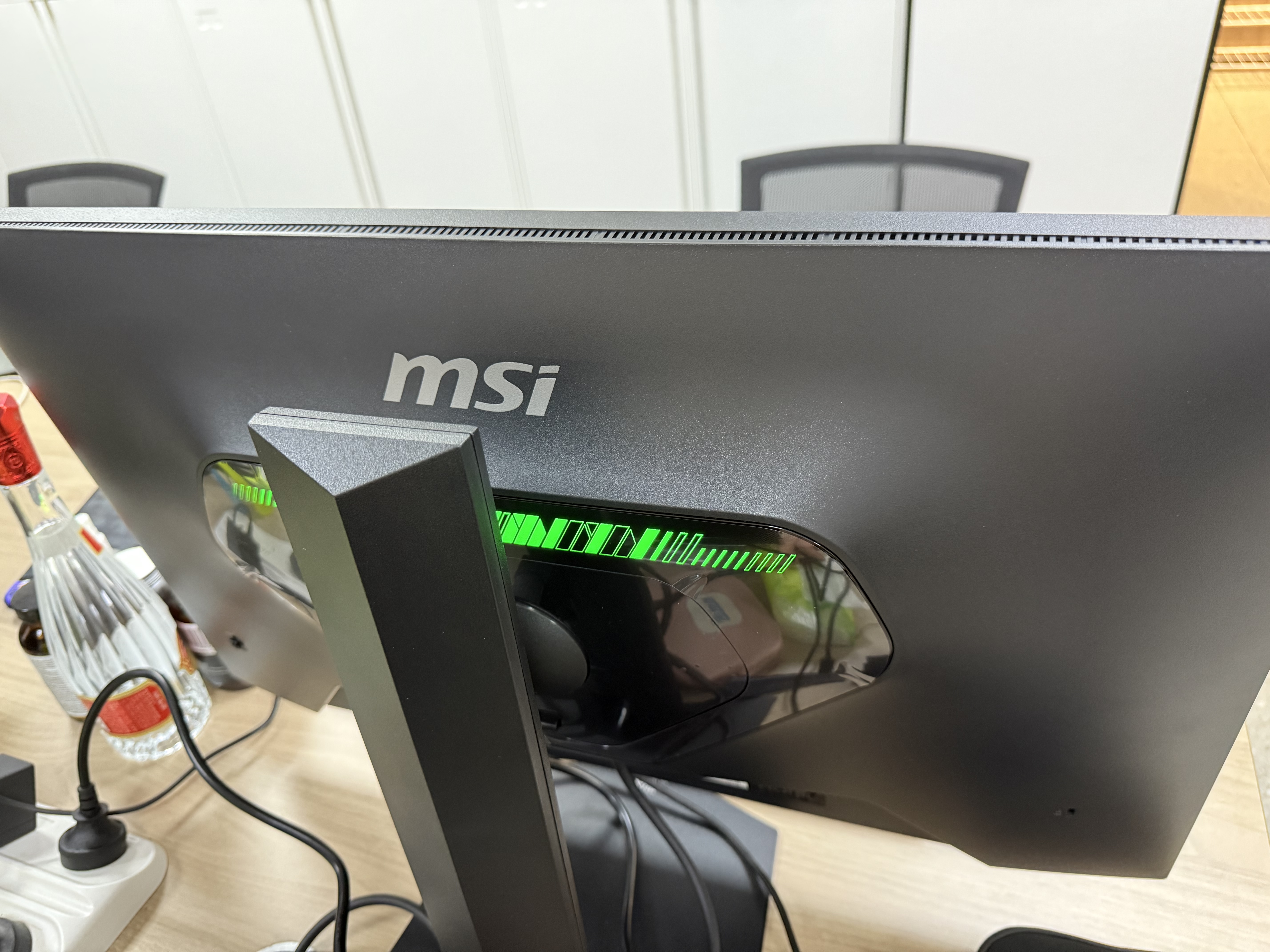 微星（MSI）玄龙MAG 276URA18 27英寸 黑曜屏 4K180Hz双模360Hz 1152分区MiniLED旋转升降游戏电竞显示器 实拍图