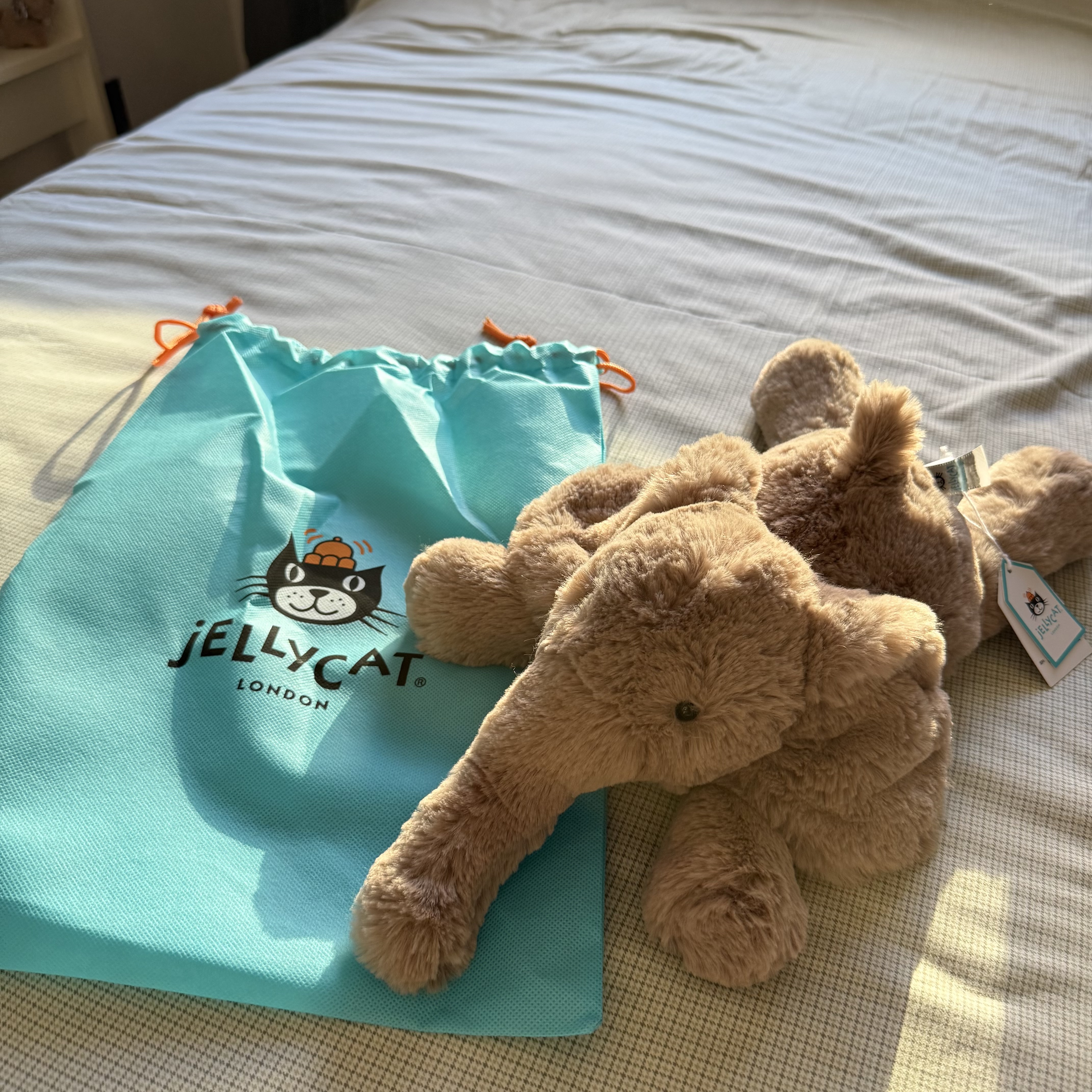 Jellycat史玛吉大象动物毛绒玩偶公仔睡觉抱枕娃娃送礼生日新婚礼物 史玛吉大象 Medium 实拍图