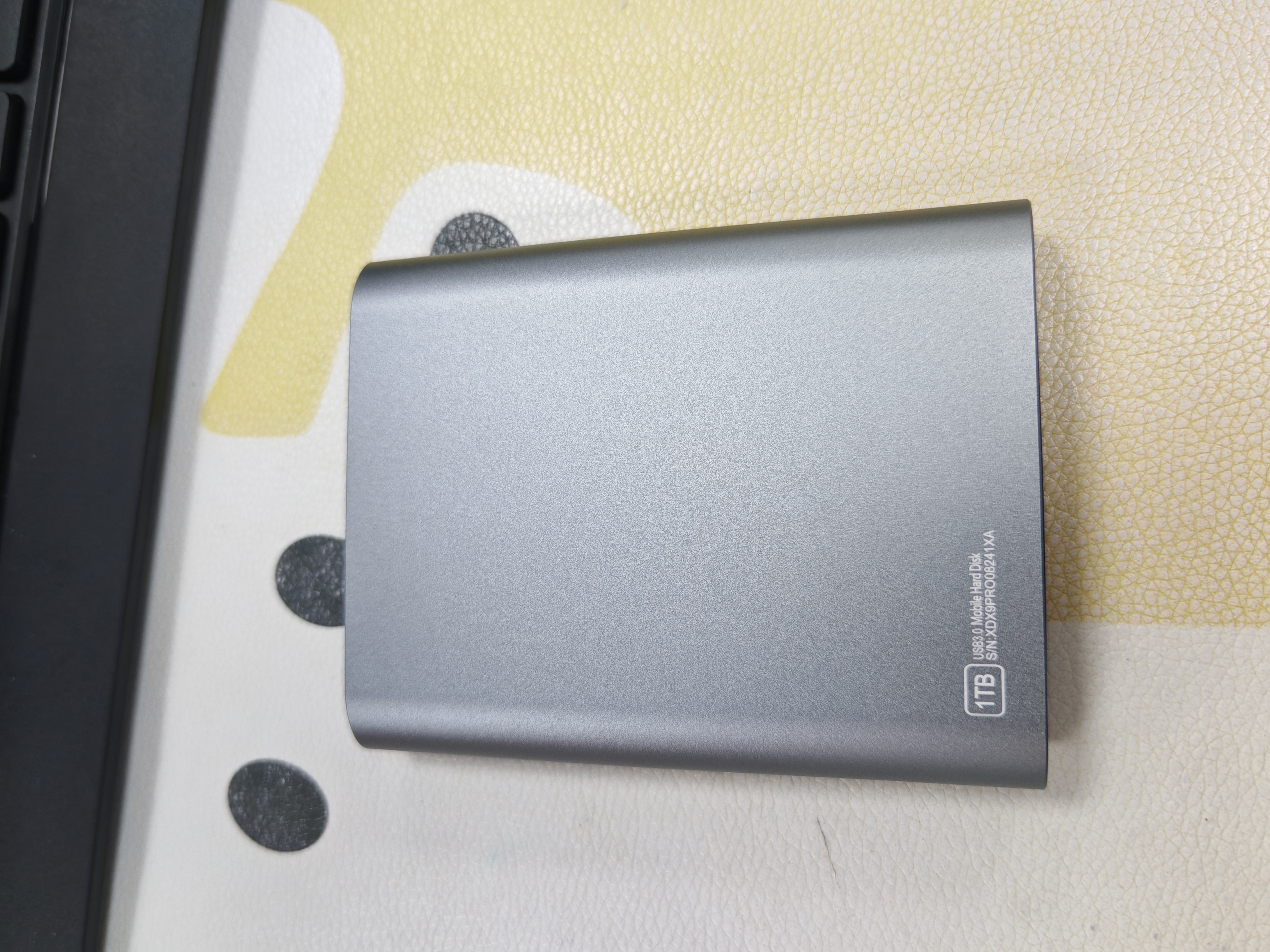 小盘(XDISK)USB3.0移动硬盘1TB 双盘备份 X系列2.5英寸 太空灰 高端金属外观 高速便携 稳定耐用 实拍图