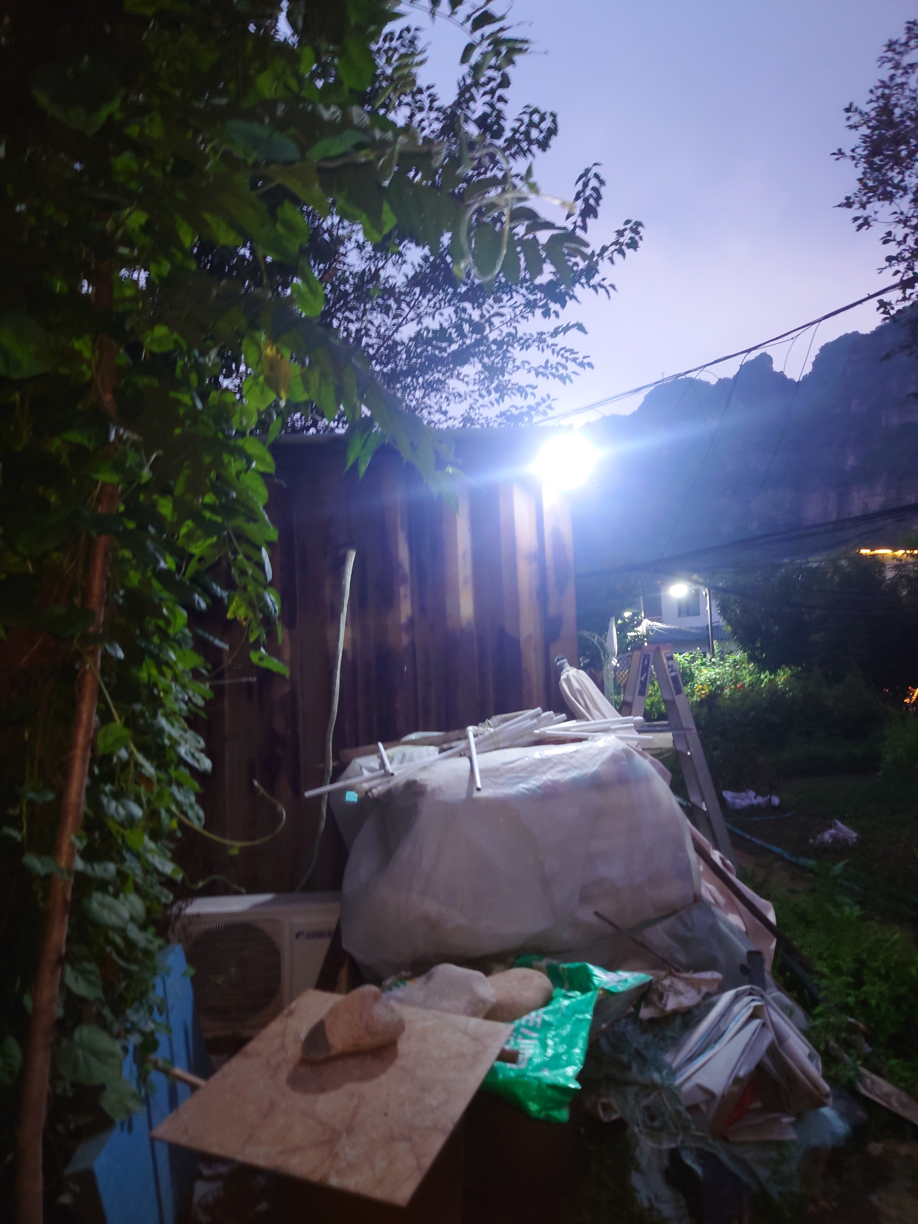 舒福佳（shufujia）新款太阳能户外照明灯庭院灯新农村家用路灯室外防水超大功率路灯 实拍图
