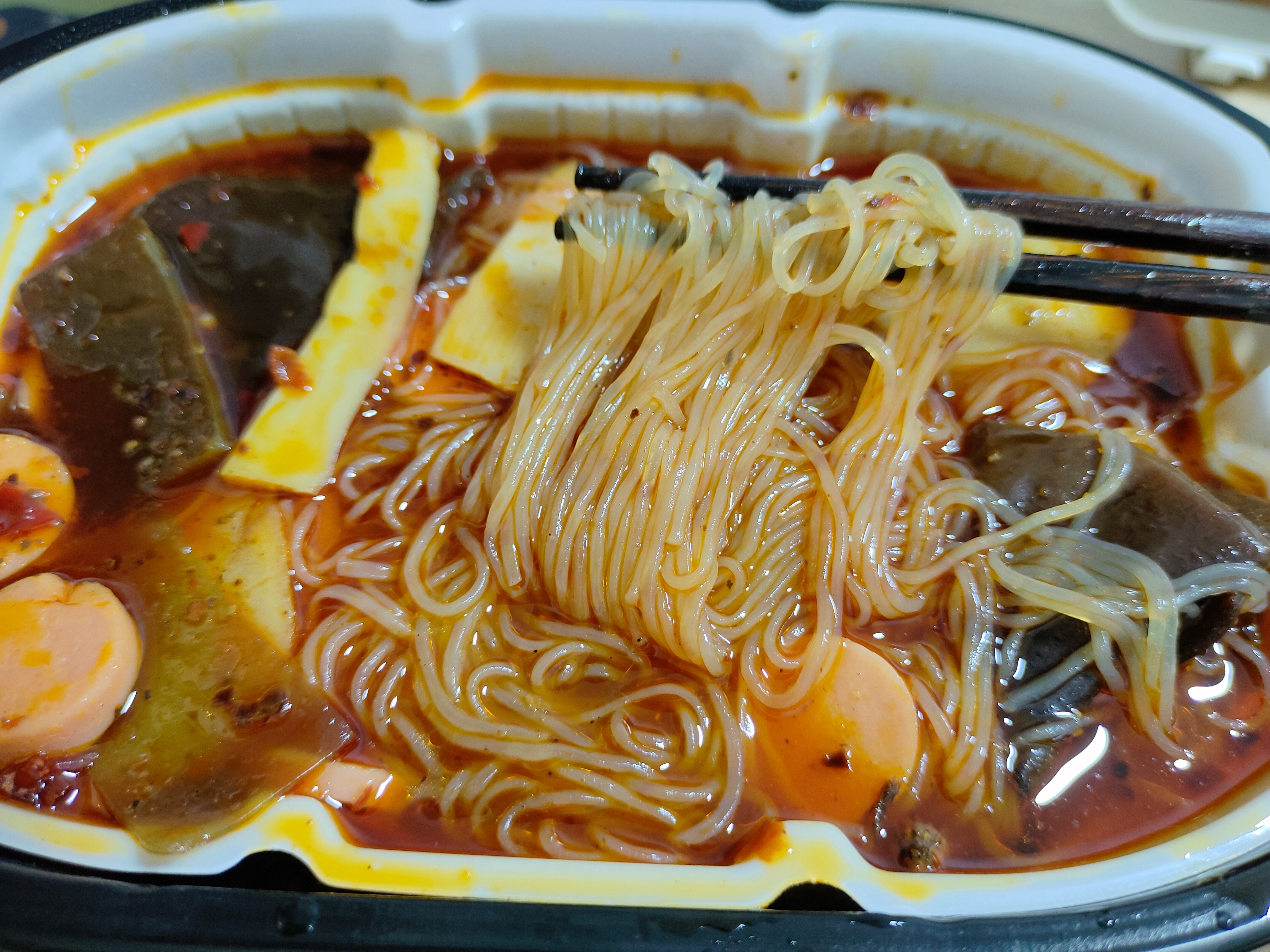 海底捞自热火锅 方便速食免煮出游露营香辣素食小火锅400g 实拍图