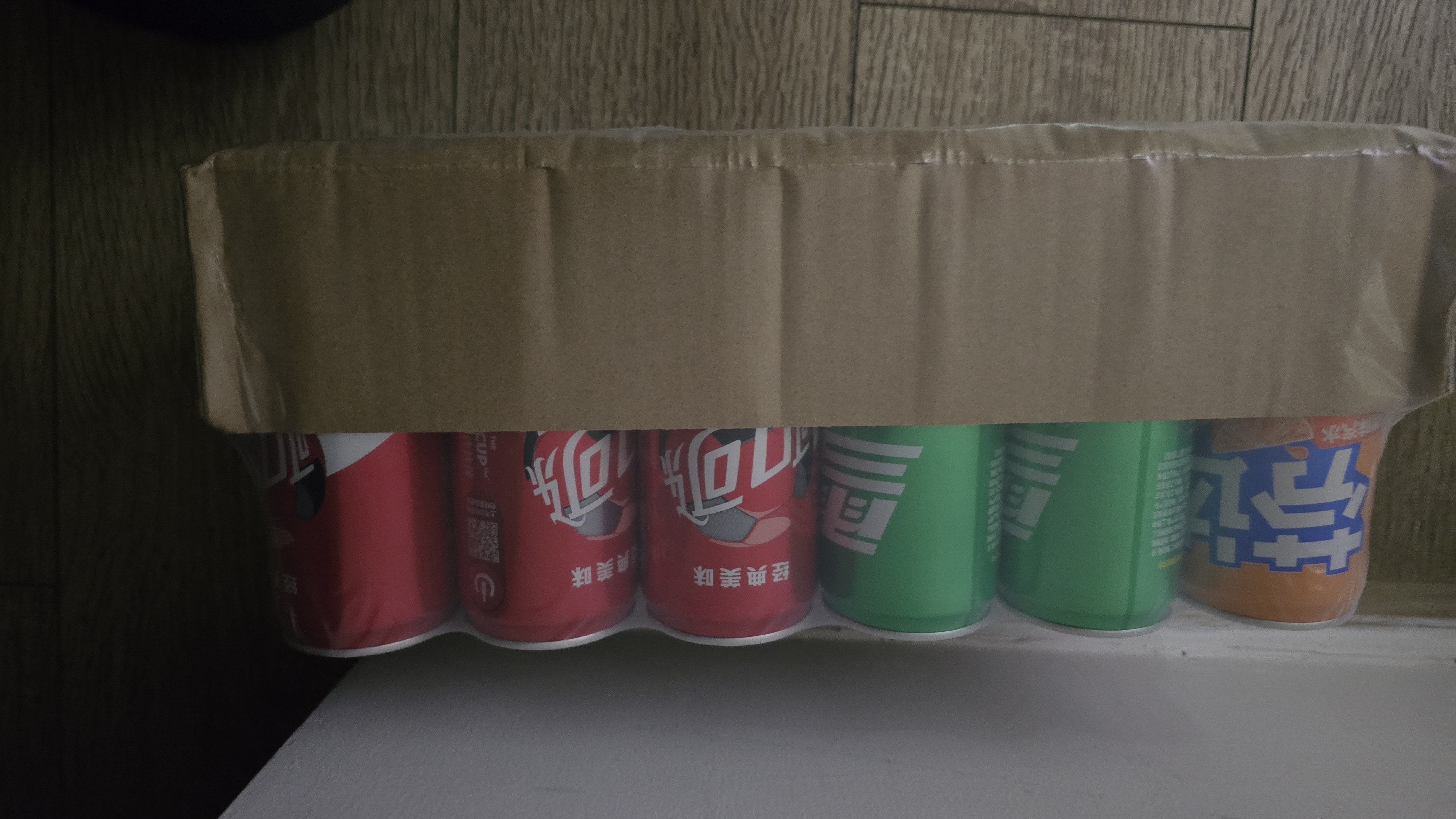 可口可乐（Coca-Cola）可乐*12+雪碧*8+芬达*4 有糖汽水 碳酸饮料  330ml*24罐 实拍图