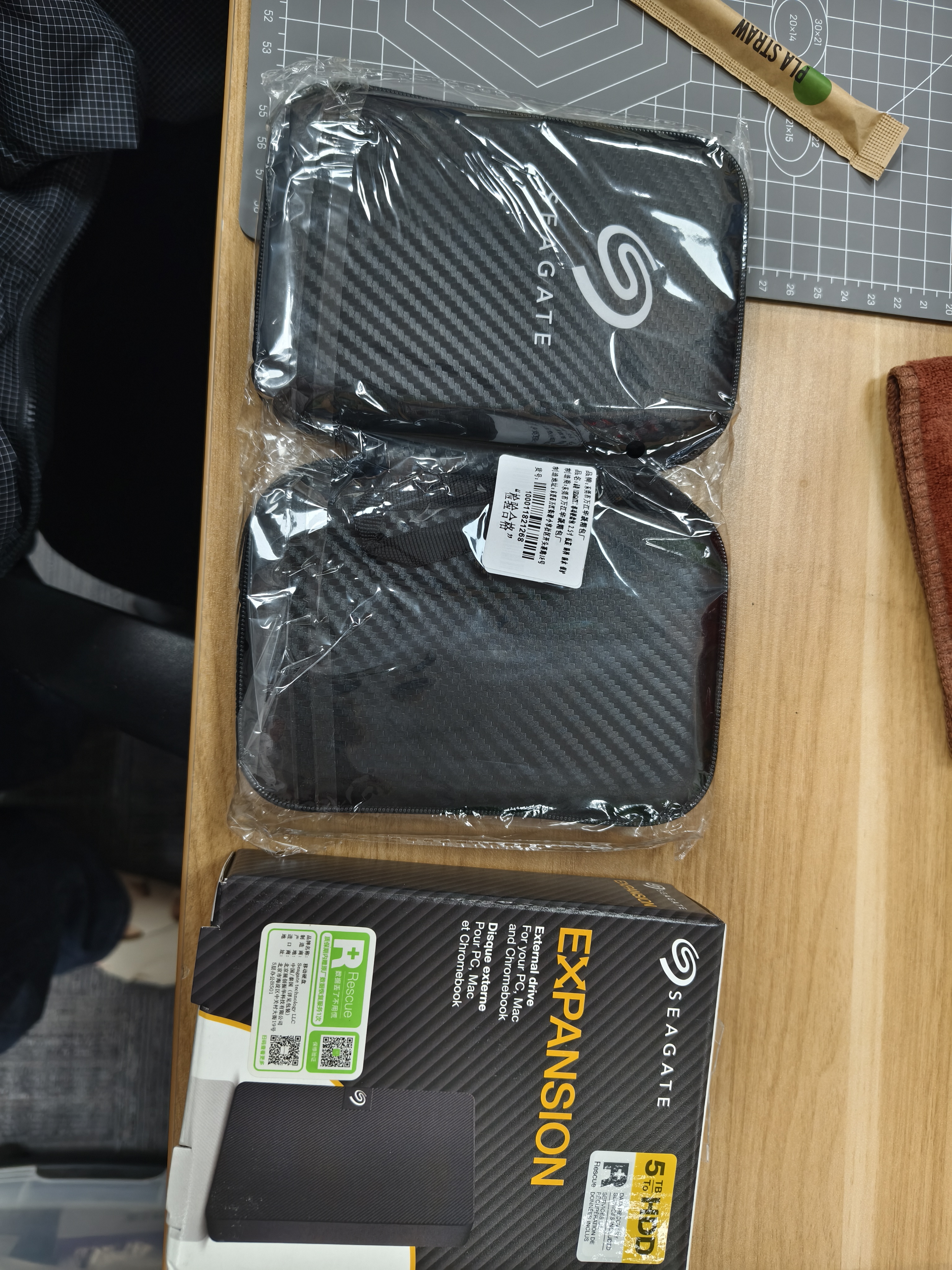 希捷（SEAGATE）移动硬盘 5TB USB3.0高速 希捷睿翼 2.5英寸 机械硬盘 黑 大容量便携外接存储 数据恢复服务 实拍图