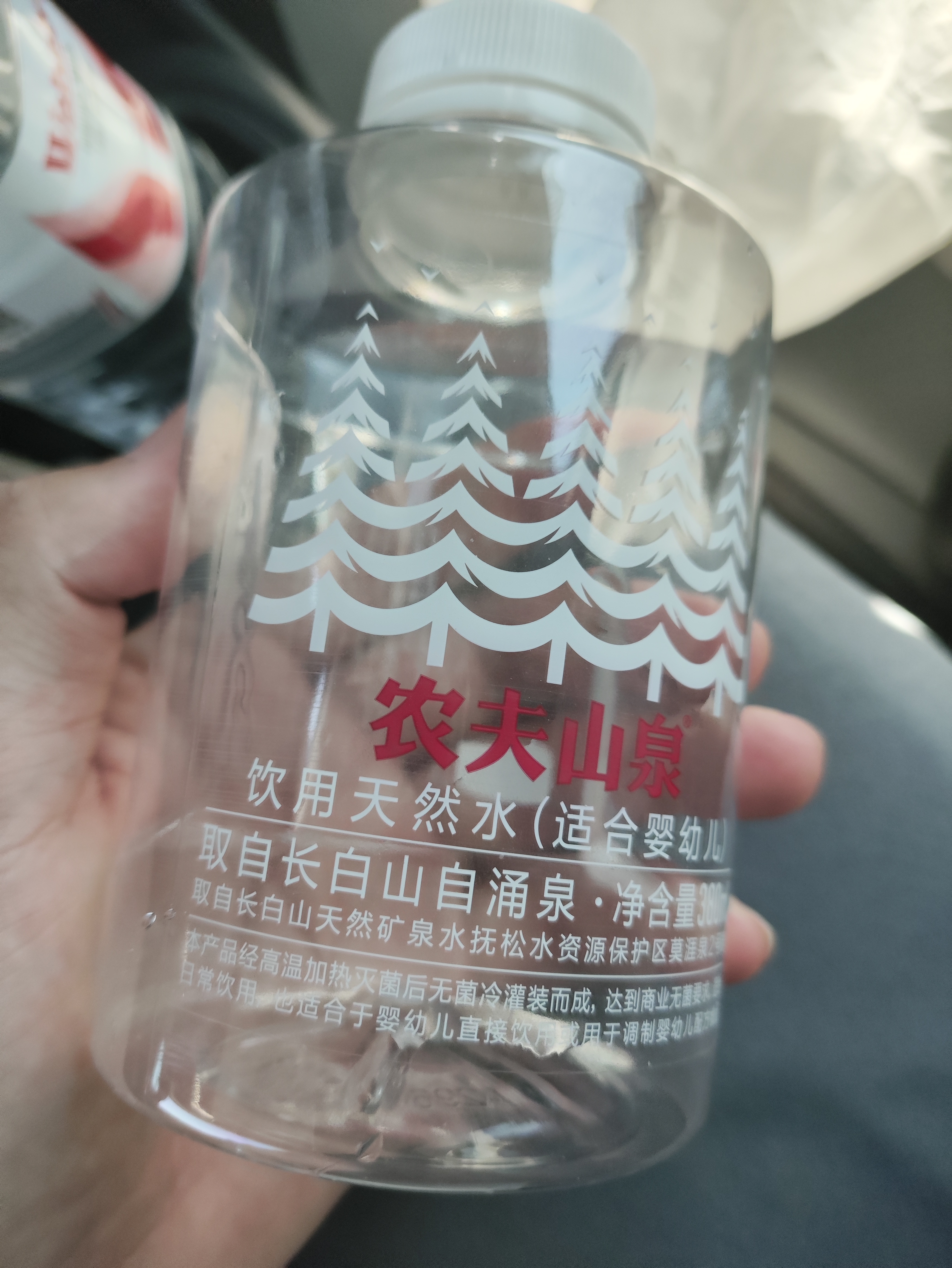 农夫山泉饮用天然水（适合婴幼儿）380ml*6瓶 膜包口袋水迷你水 实拍图