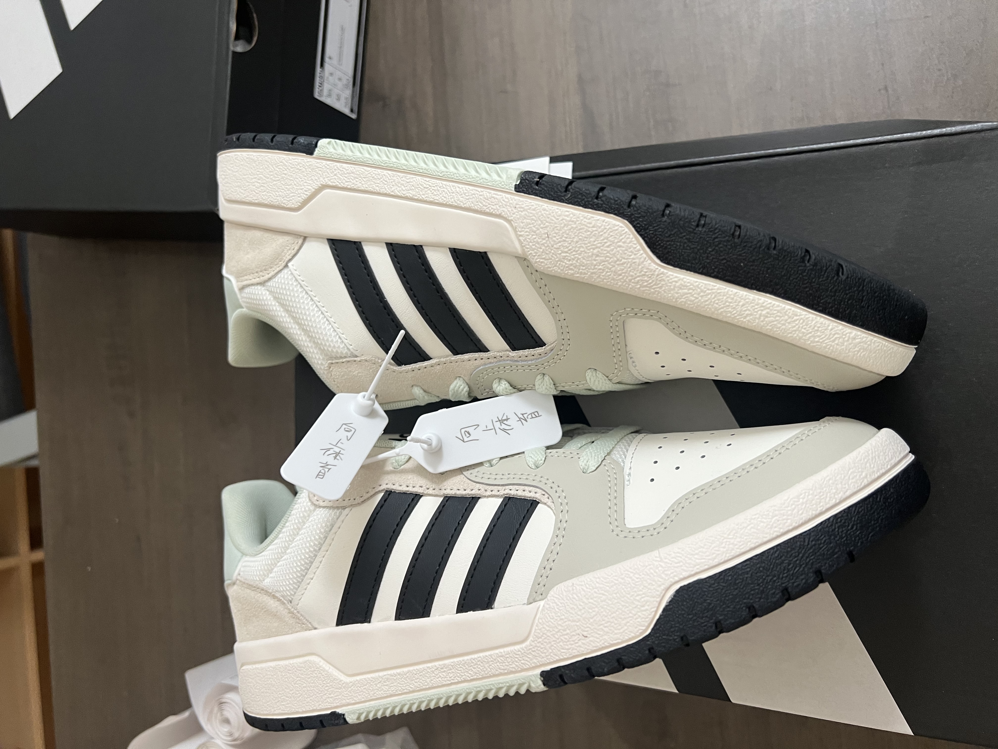 adidas ENTRAP美式校园风运动少年感复古篮球风板鞋男女阿迪达斯   白色/矾土棕/黑色   41 实拍图