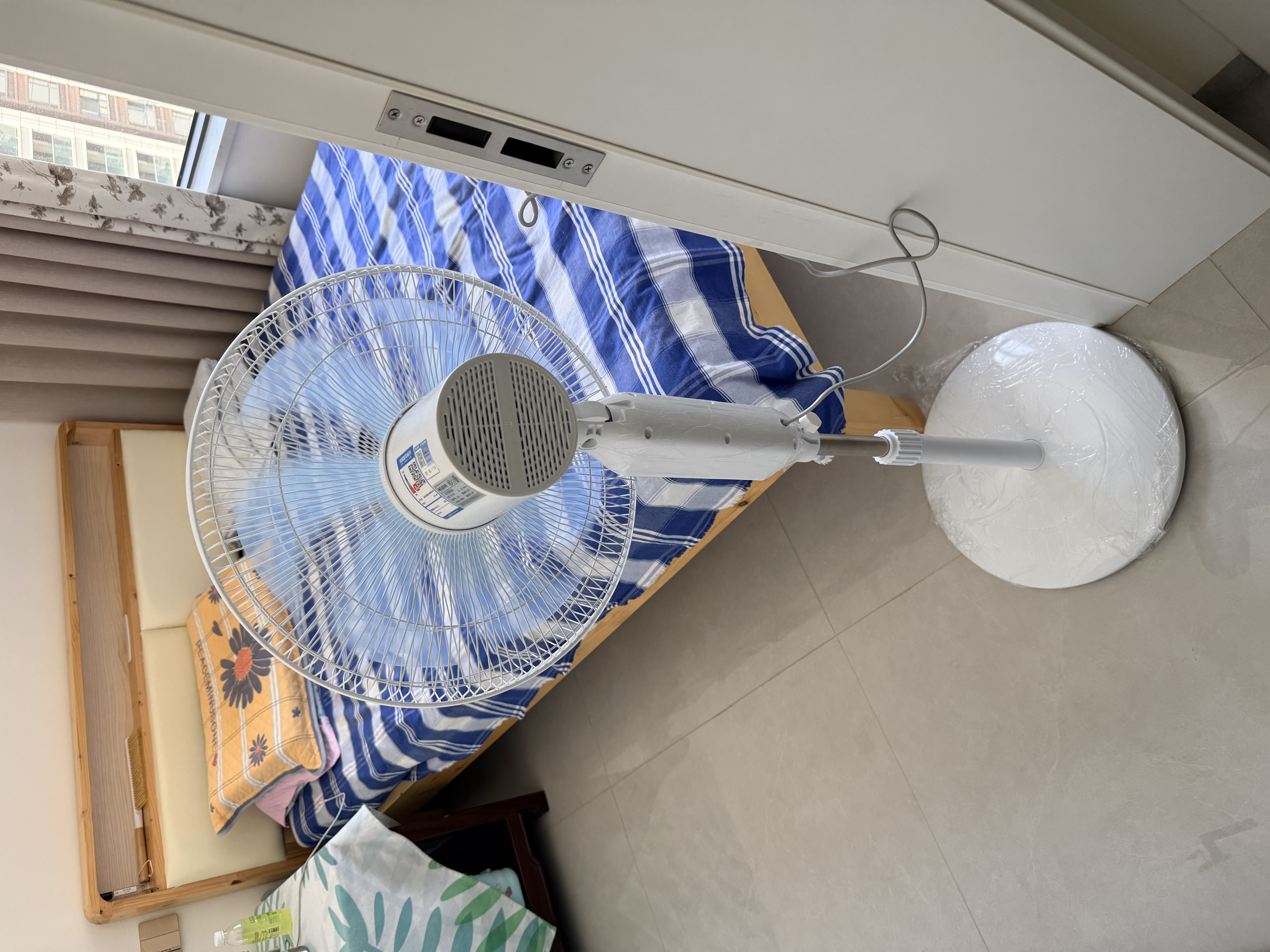 美菱（MeiLing）电风扇/落地扇 七叶大风量家用摇头风扇 可拆卸轻音遥控定时电扇MFS-40R 实拍图