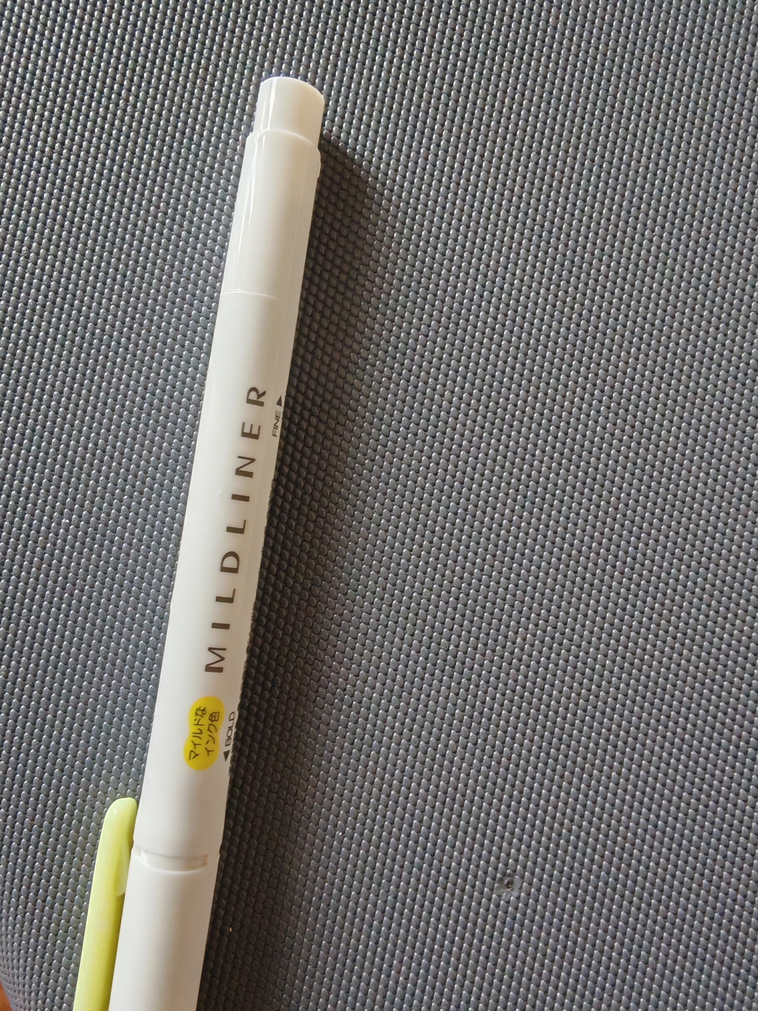 斑马牌 (ZEBRA)烟熏色系双头柔和荧光笔 单色划线记号笔 学生手账标记笔 WKT7 烟熏红 单支装 实拍图