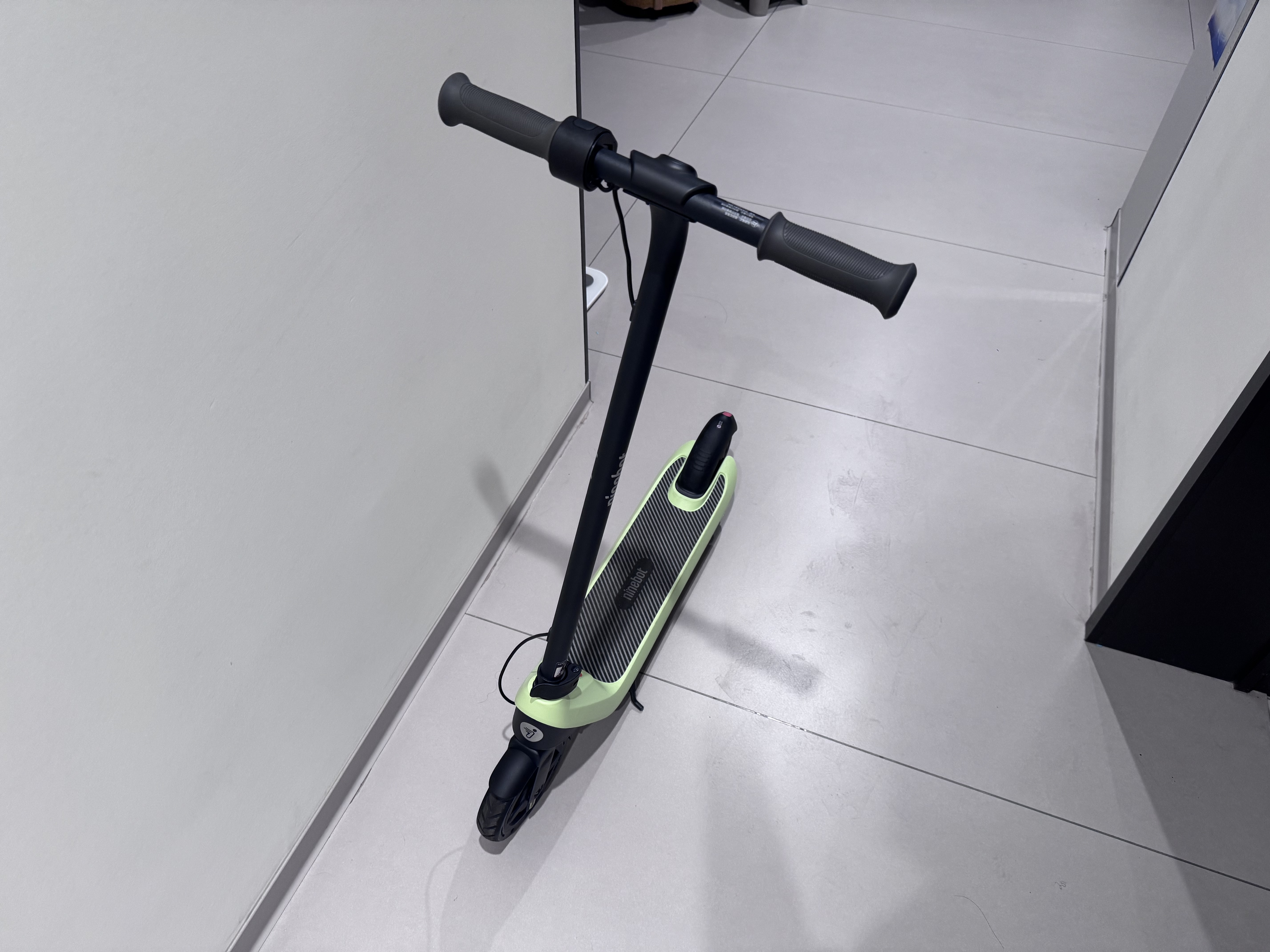 九号（Ninebot）电动儿童滑板车C2go牛油果绿 电助力儿童玩具生日礼物多功能电动玩具车 实拍图