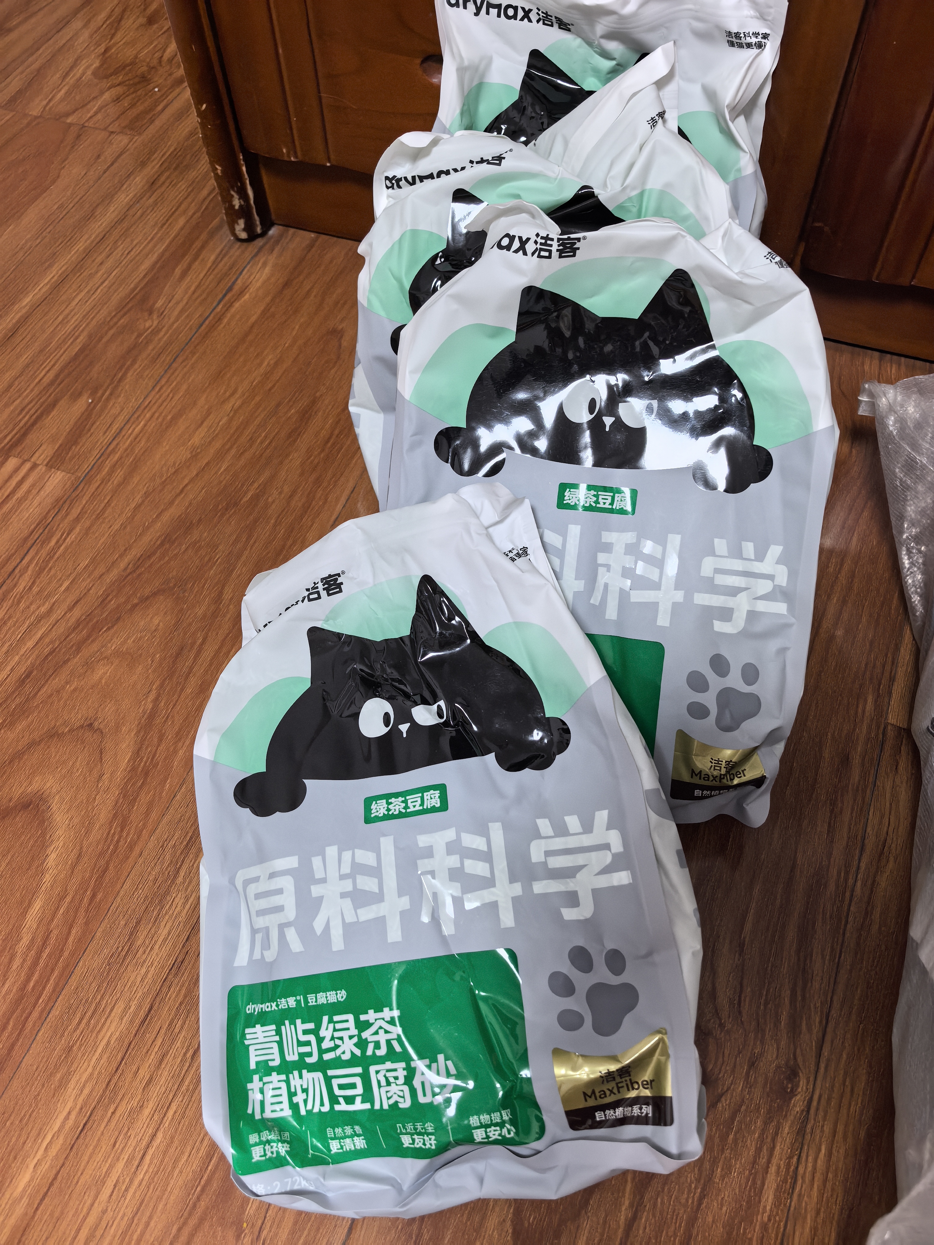 洁客（Drymax）豆腐砂植物环保结团高效除臭低尘猫砂绿茶味2.72kg 实拍图