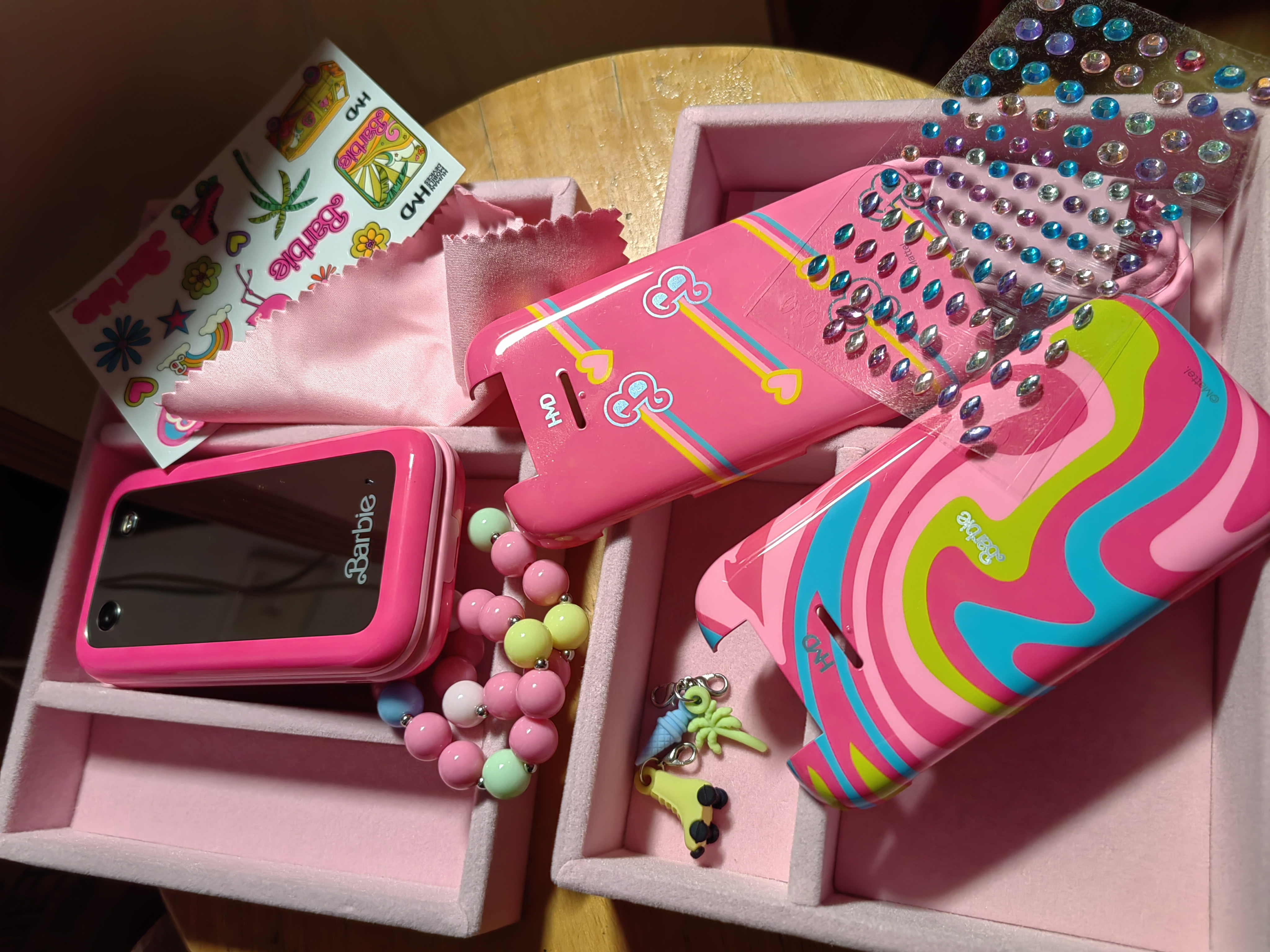 HMD芭比手机Barbie Phone礼盒套装4G全网通 传承诺基亚经典 翻盖学生备用时尚手机礼品礼物 魔力粉 实拍图