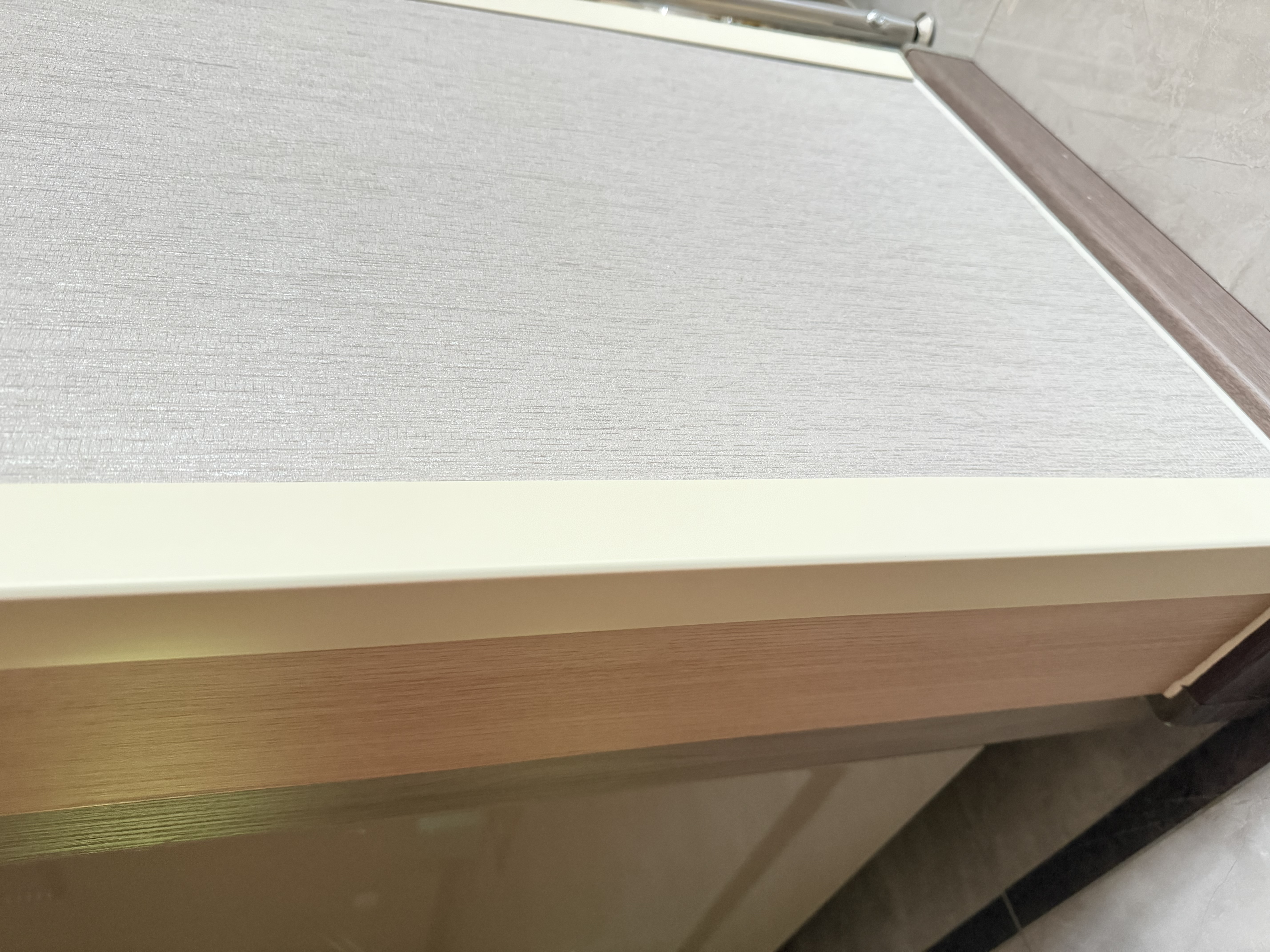 百舸PVC保护防撞条阳角墙护角瓷砖客厅装饰直角包边条护墙角 4*4CM加厚耐磨 米色1.5米 2根装 实拍图