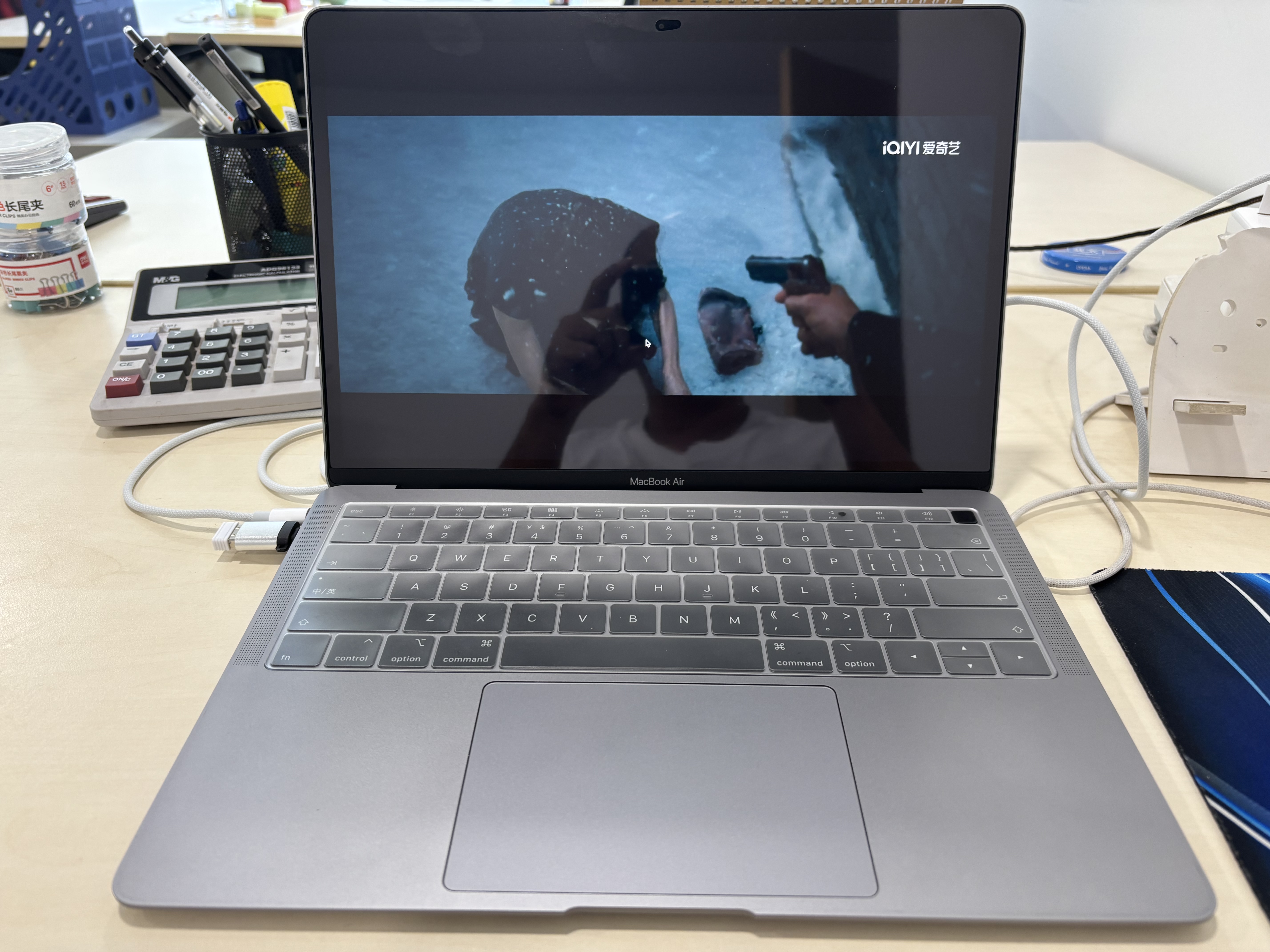 苹果（Apple） MacBook Pro/Air 二手苹果笔记本电脑 商务 办公 游戏 设计 剪辑 95新19款FJ2灰FL2银FN2金8G/256G 实拍图