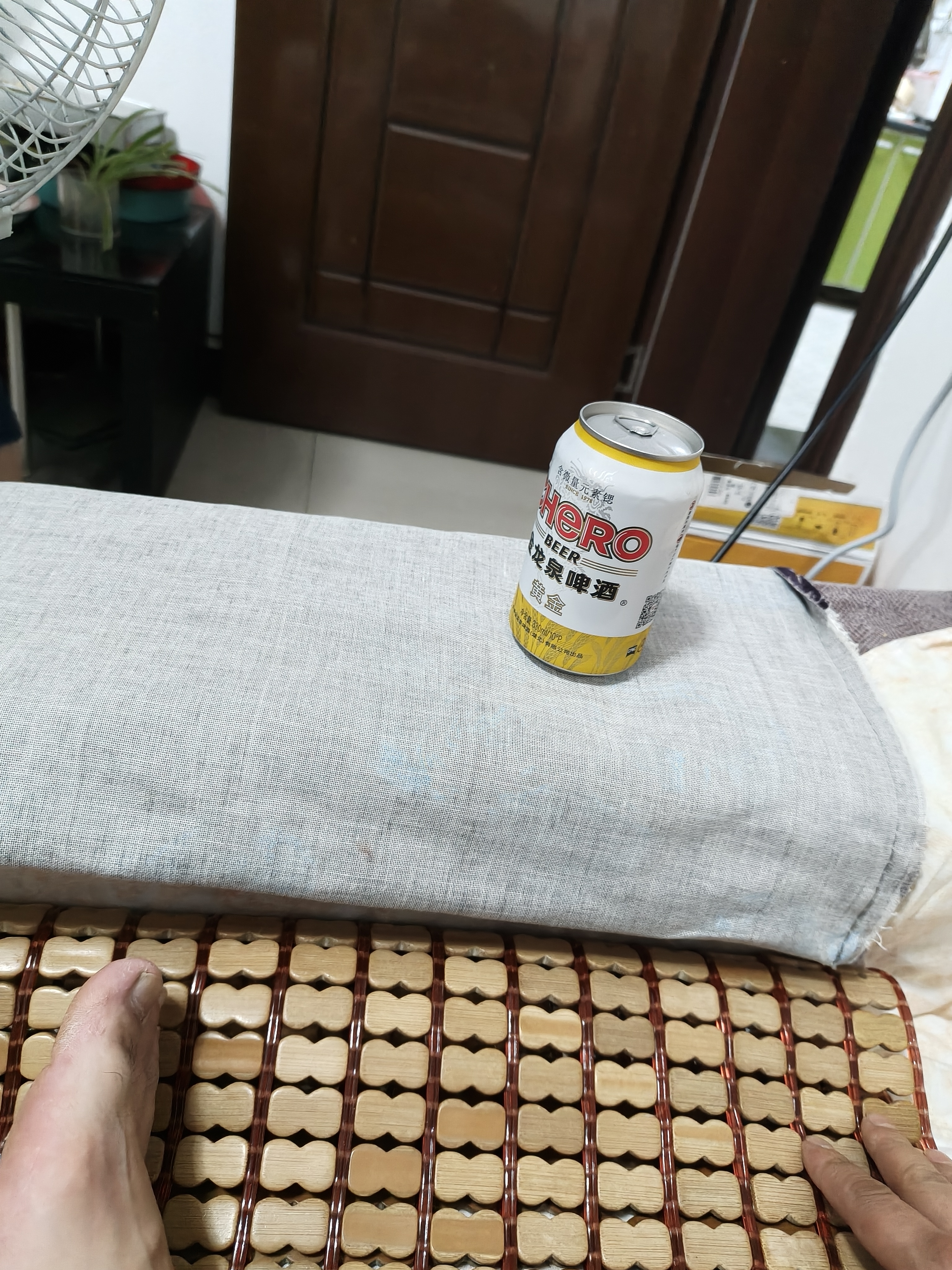 金龙泉啤酒黄金 10度 330ml*24听装 罐装整箱 礼盒装 330mL 24罐 整箱装 实拍图