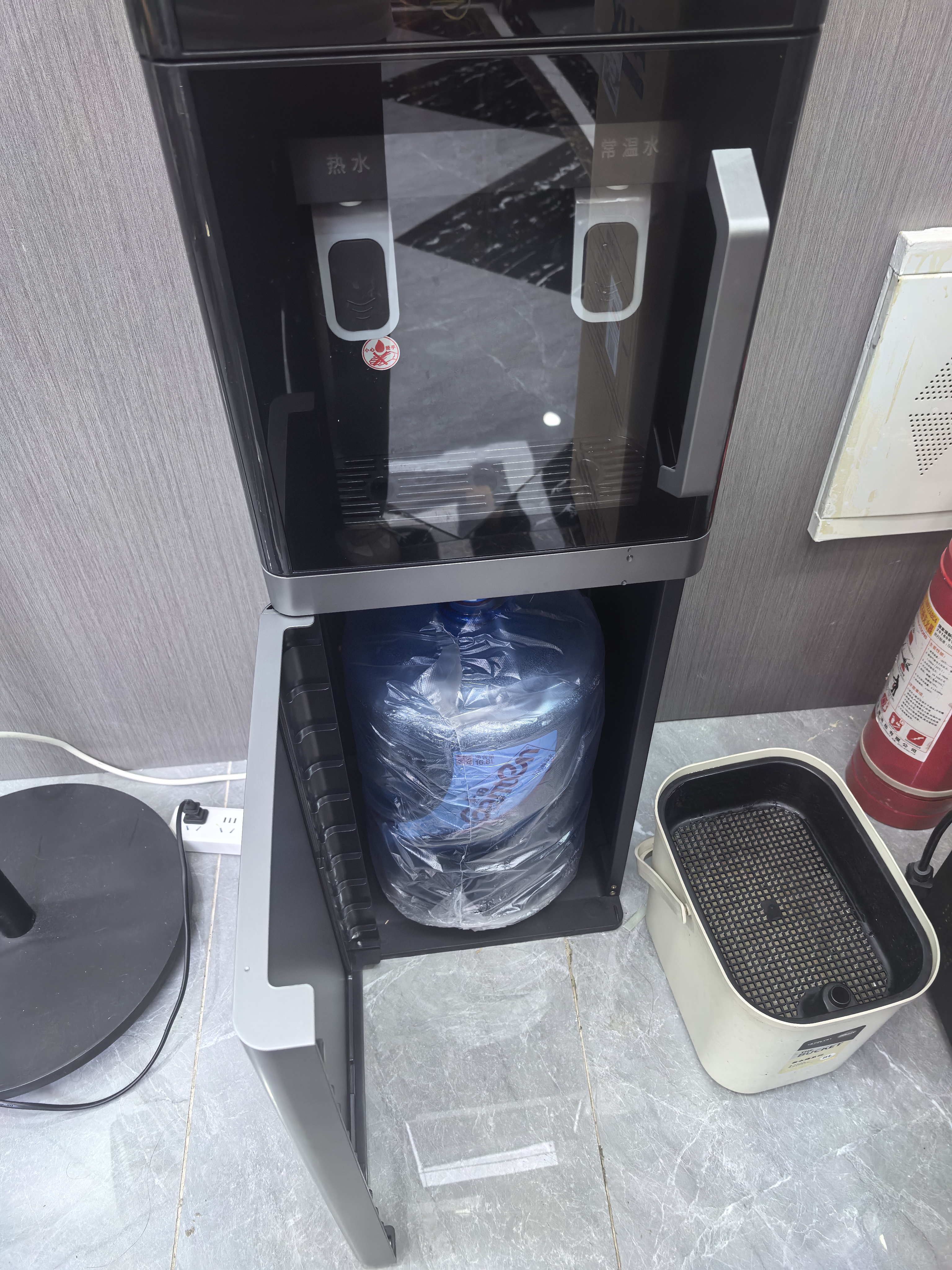 奥克斯（AUX）饮水机家用桶装水下置式水桶立式办公室双开门柜式饮水器 升级加高款【金属加厚侧板】 制热型 实拍图