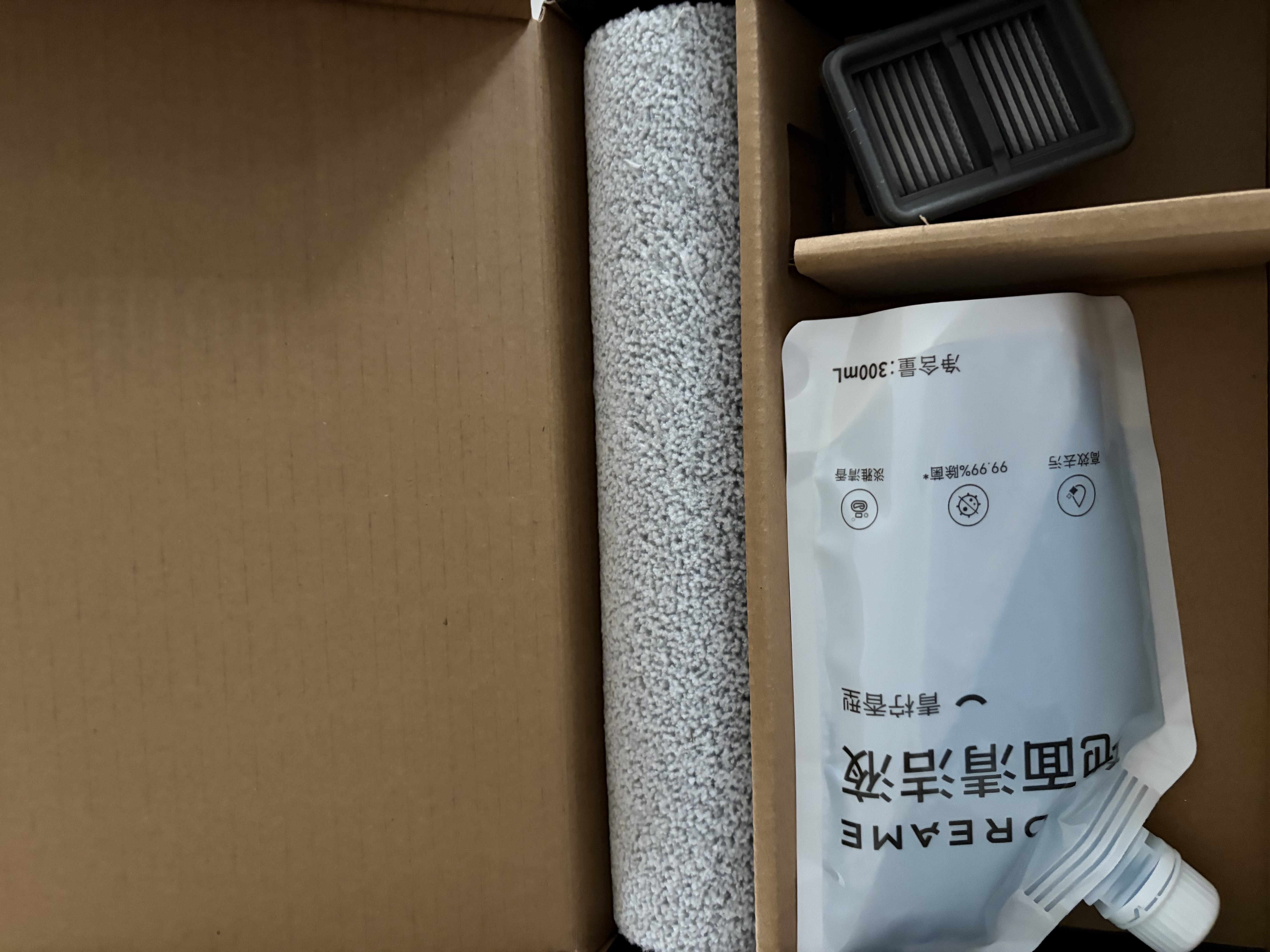 追觅洗地机清洁耗材套组（清洁滚刷*1 滤芯*1 清洁液*1）守护家系列 实拍图