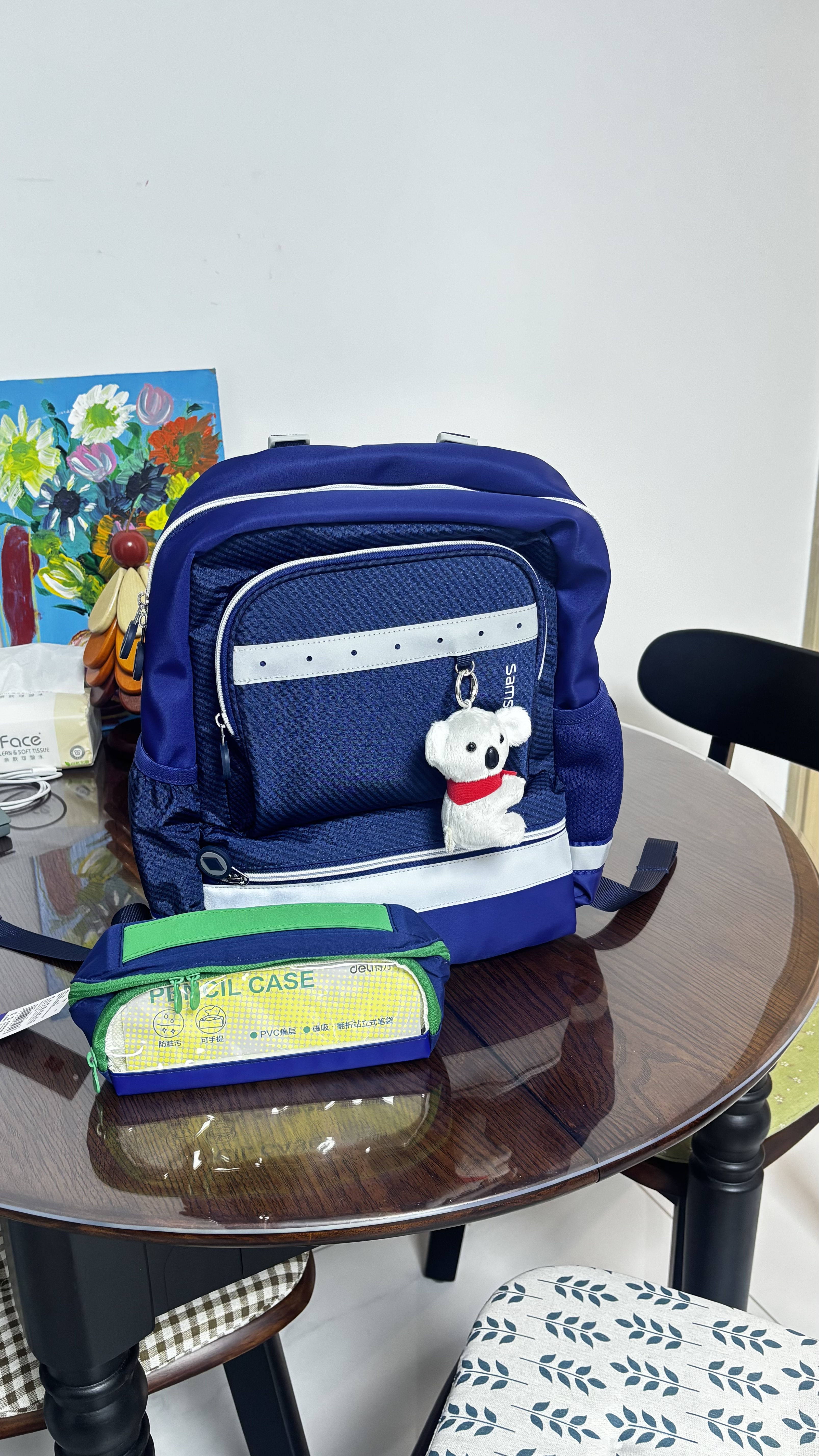 得力（deli）横式翻折磁吸防脏污学生笔袋 时尚痛层高颜值简约大容量文具收纳袋 便携手提文具盒 蓝色开学文具 实拍图