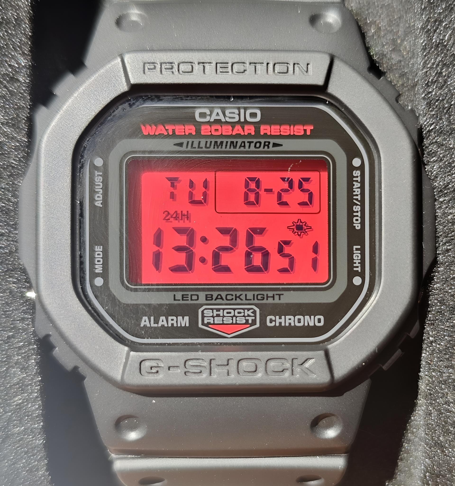 卡西欧（CASIO）G-SHOCK系列经典小方块街头时尚运动防水防震方形手表男送礼推荐 血屏DW-5600BBR-1 实拍图