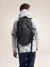 始祖鸟（ARC'TERYX）MANTIS 16 BACKPACK 双肩背包 黑金 实拍图