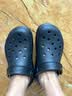 卡骆驰（CROCS）经典泡芙Clog男女一脚蹬懒人沙滩洞洞鞋 黑色 35 实拍图