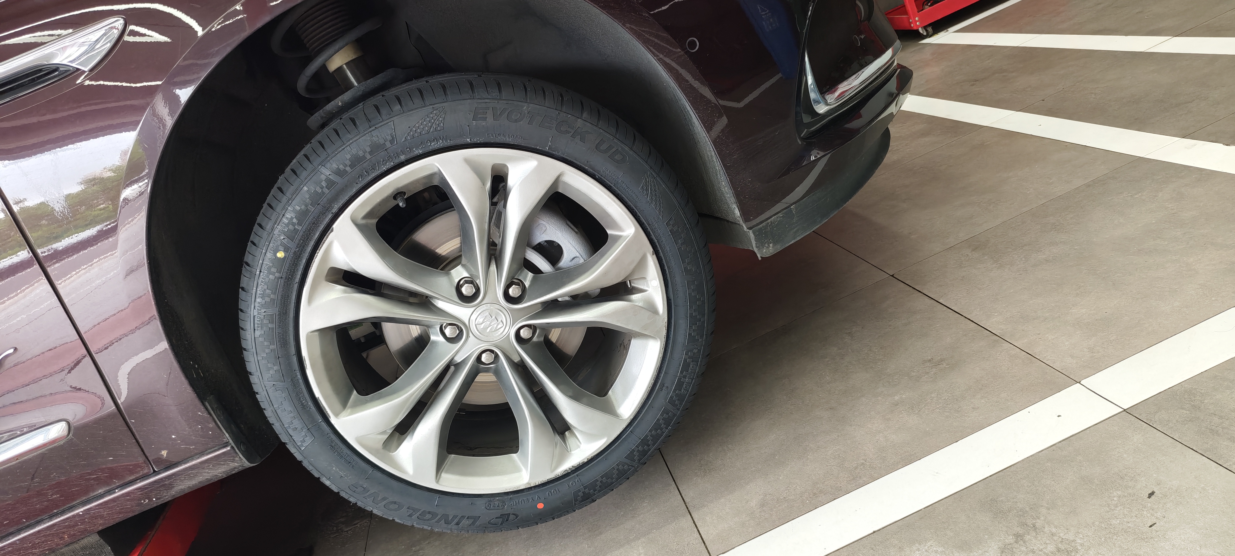 玲珑轮胎汽车轮胎245/45R19 102W XL 玲珑臻选 UD 适配比亚迪汉/小鹏P7 实拍图