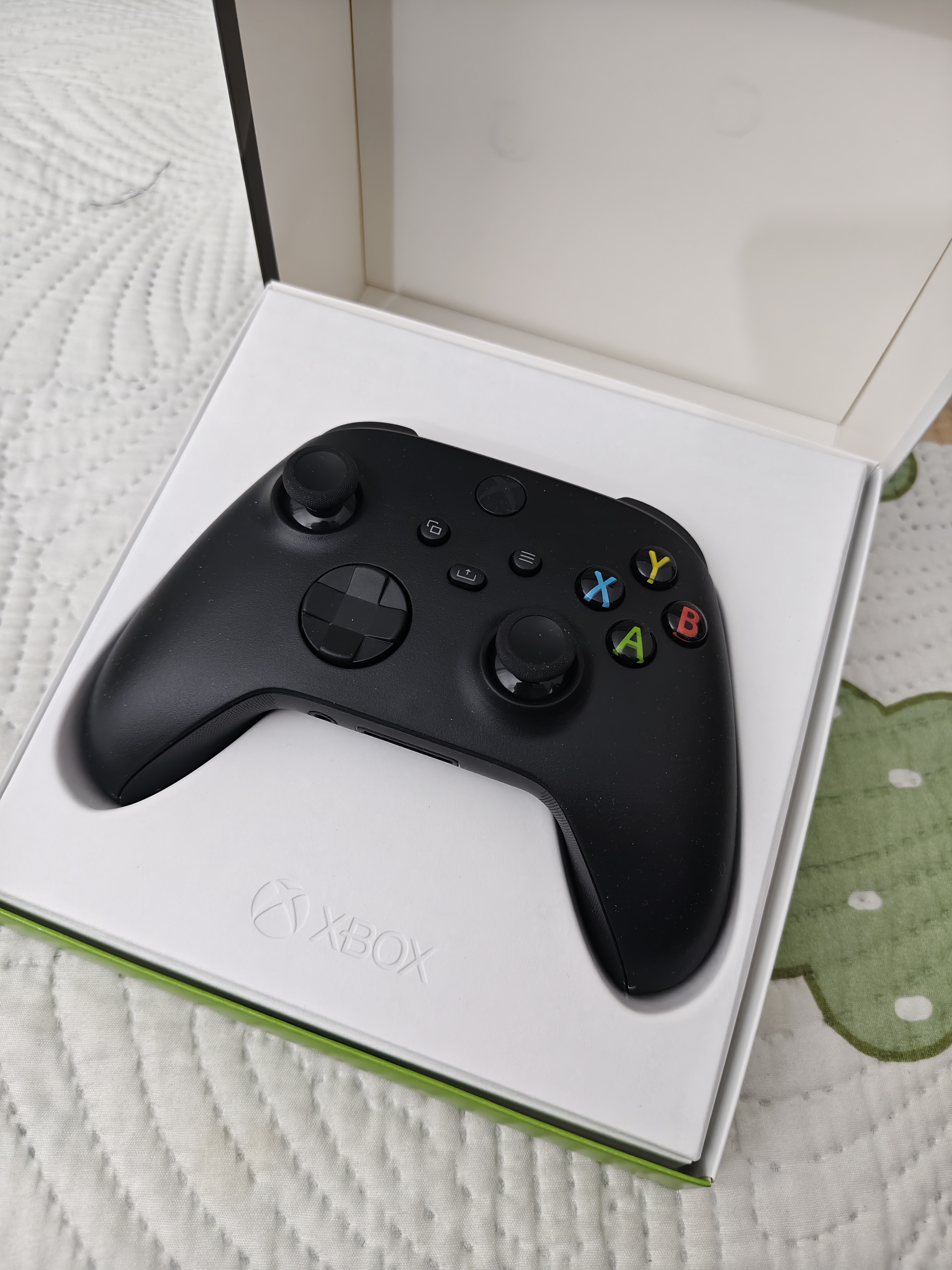 XBOX微软Xbox Series S/X【海外版】无线Xbox手柄 XSS XSX 蓝牙游戏手柄 PC电脑 Xbox手柄 磨砂黑+充电组+接收器 海外版 实拍图
