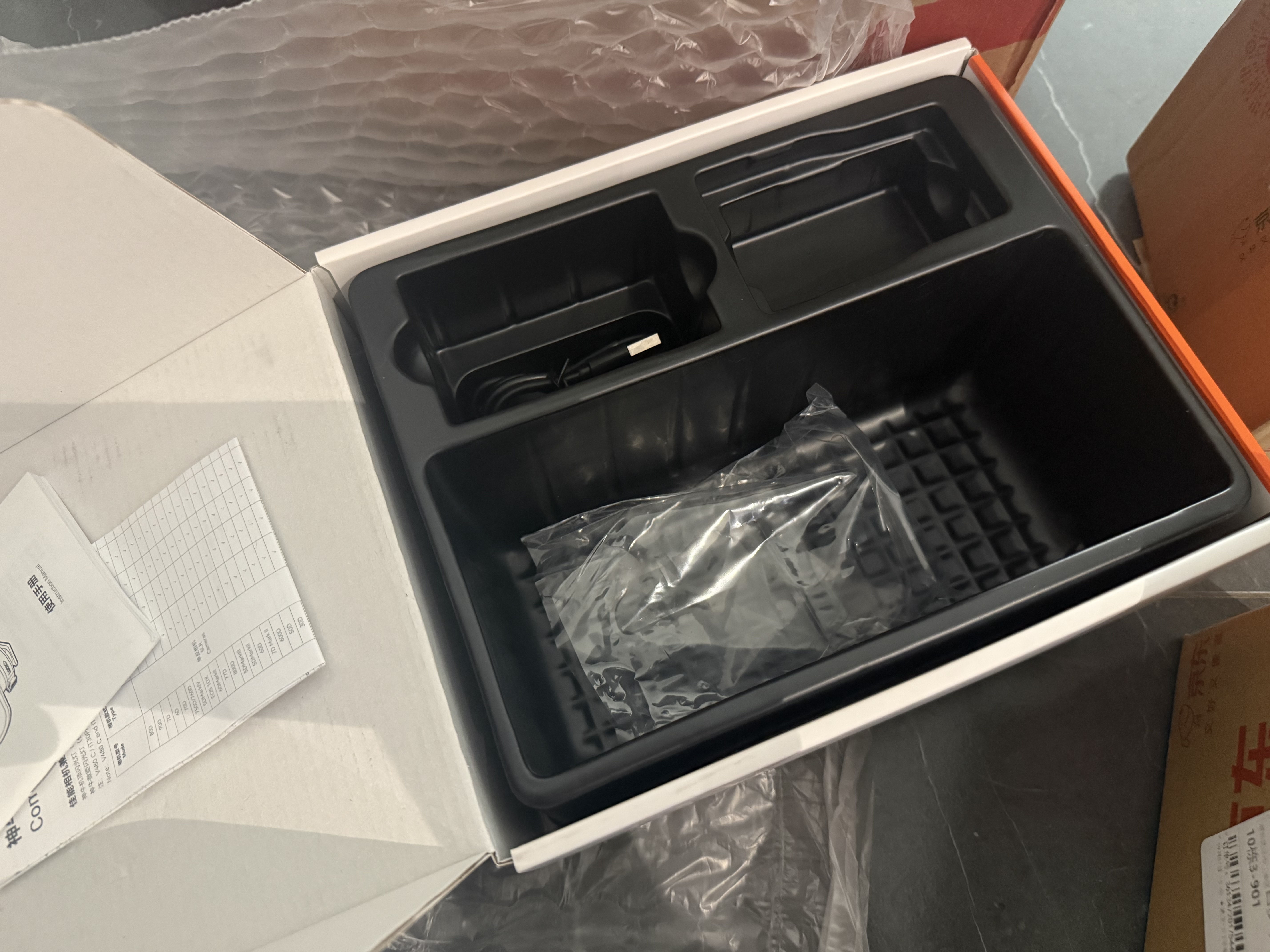 神牛【旗舰新品】V100C触屏机顶闪光灯高速同步TTL锂电池热靴灯口袋灯外拍便携婚礼摄影灯官方标配 实拍图