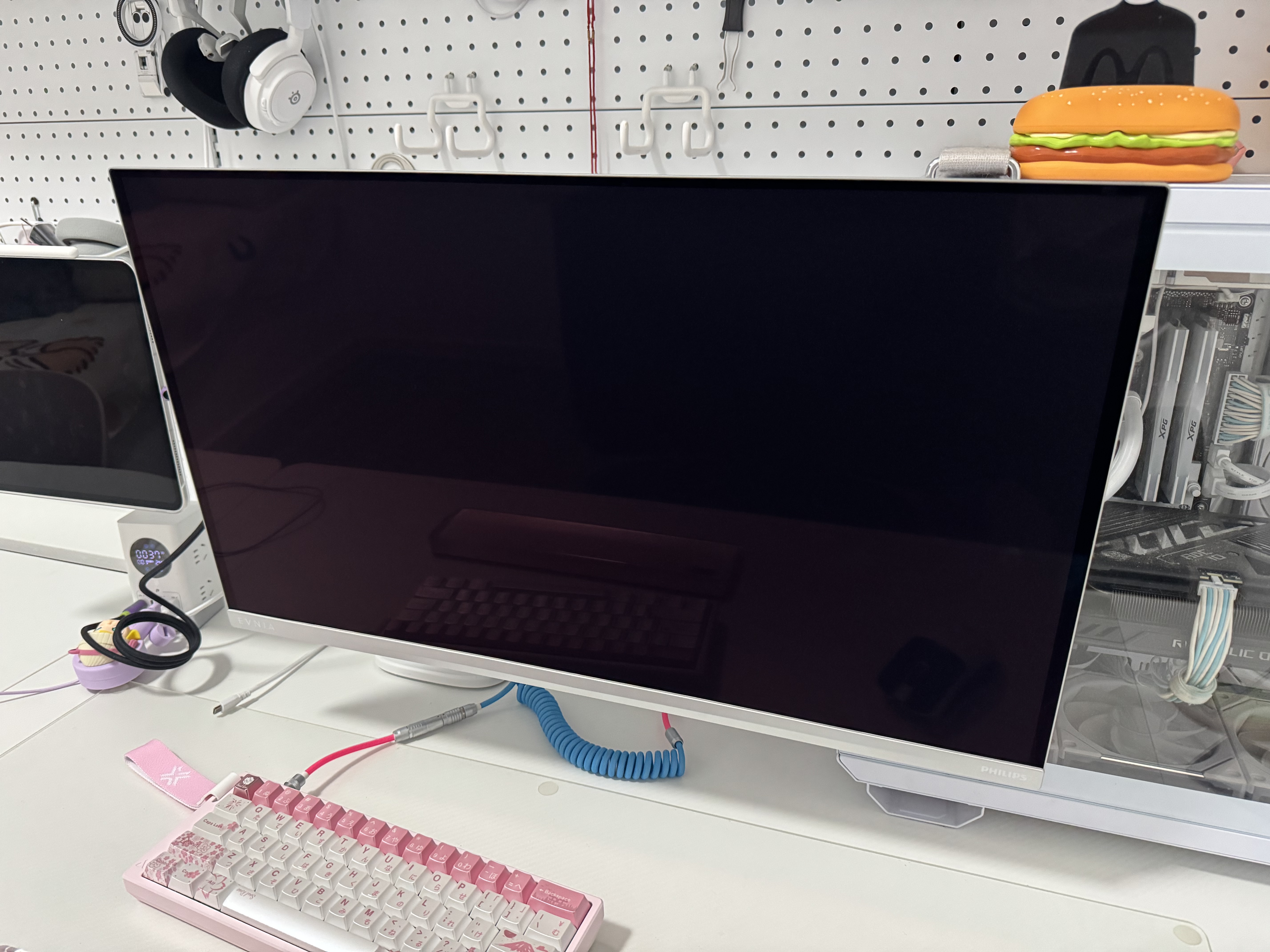 飞利浦EVNIA弈威 27英寸4K240Hz 三星四代QD-OLED 镜面屏 DP2.1低蓝光 音响 电竞显示器27M2N8800 实拍图