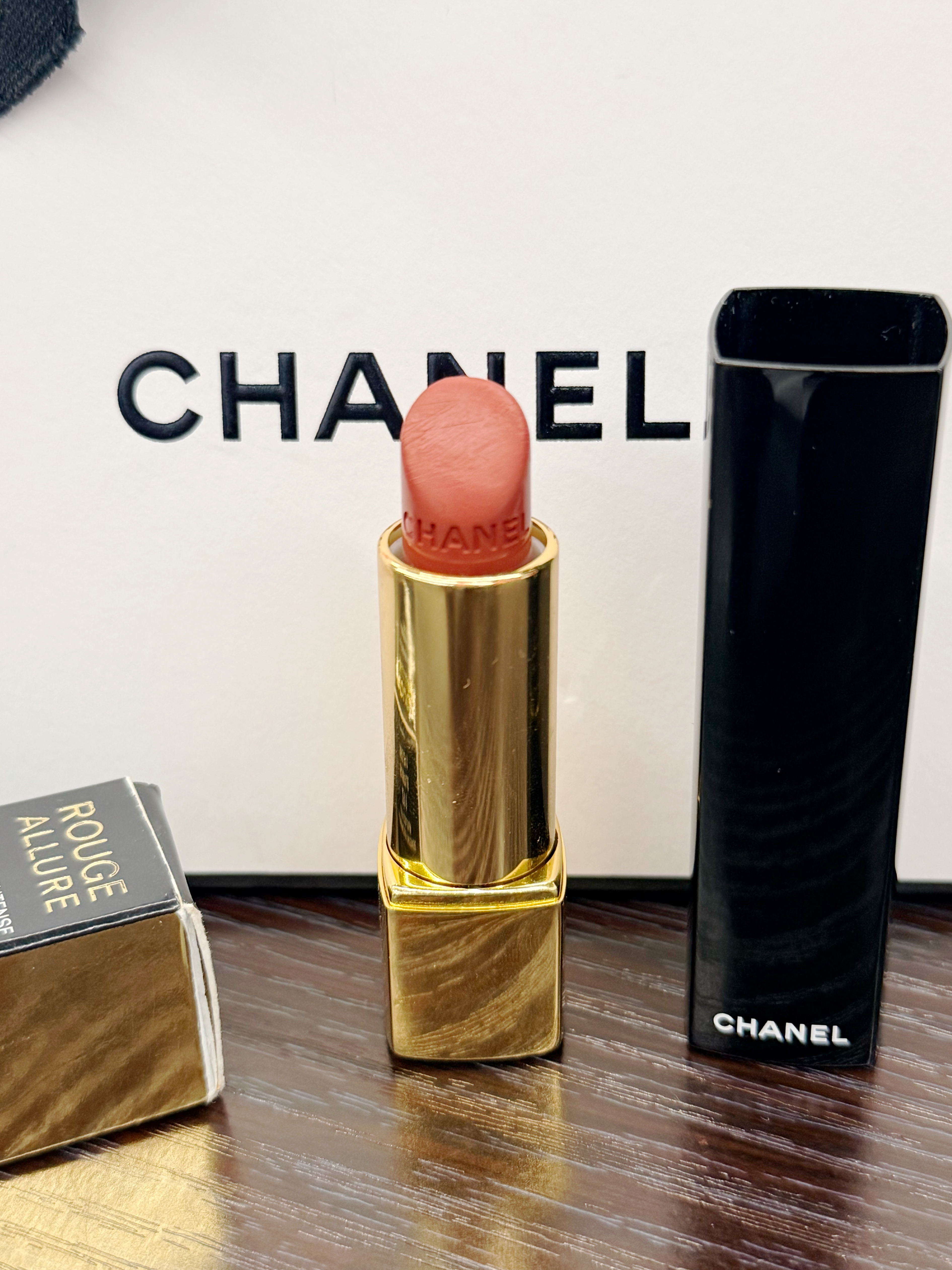 CHANEL【官方正品】香奈儿炫亮魅力唇膏 滋润口红化妆品 保湿 自然 礼物 明星色号 | 211号 - SUBTILE 实拍图