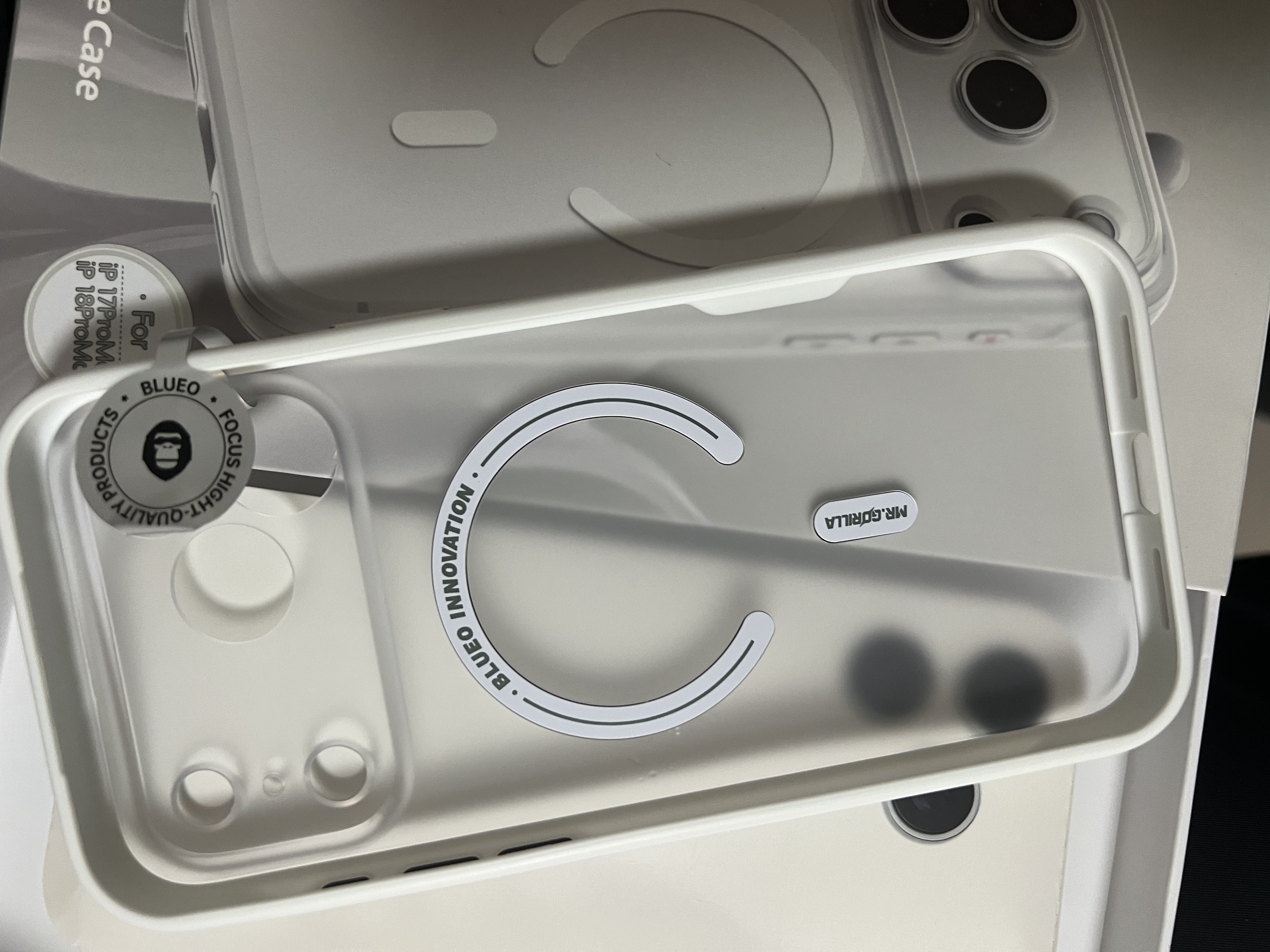 蓝猩先生【亲肤磁吸】适用苹果18Promax手机壳 iPhone17promax保护壳精孔AI按键橙标防滑防摔保护套 灰白 实拍图