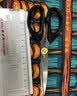 得力（deli）办公剪刀黑刃防锈中号180mm文具剪子快递刀裁缝剪刀家用生活手工剪纸刀办公用品 黑色6009-S 实拍图