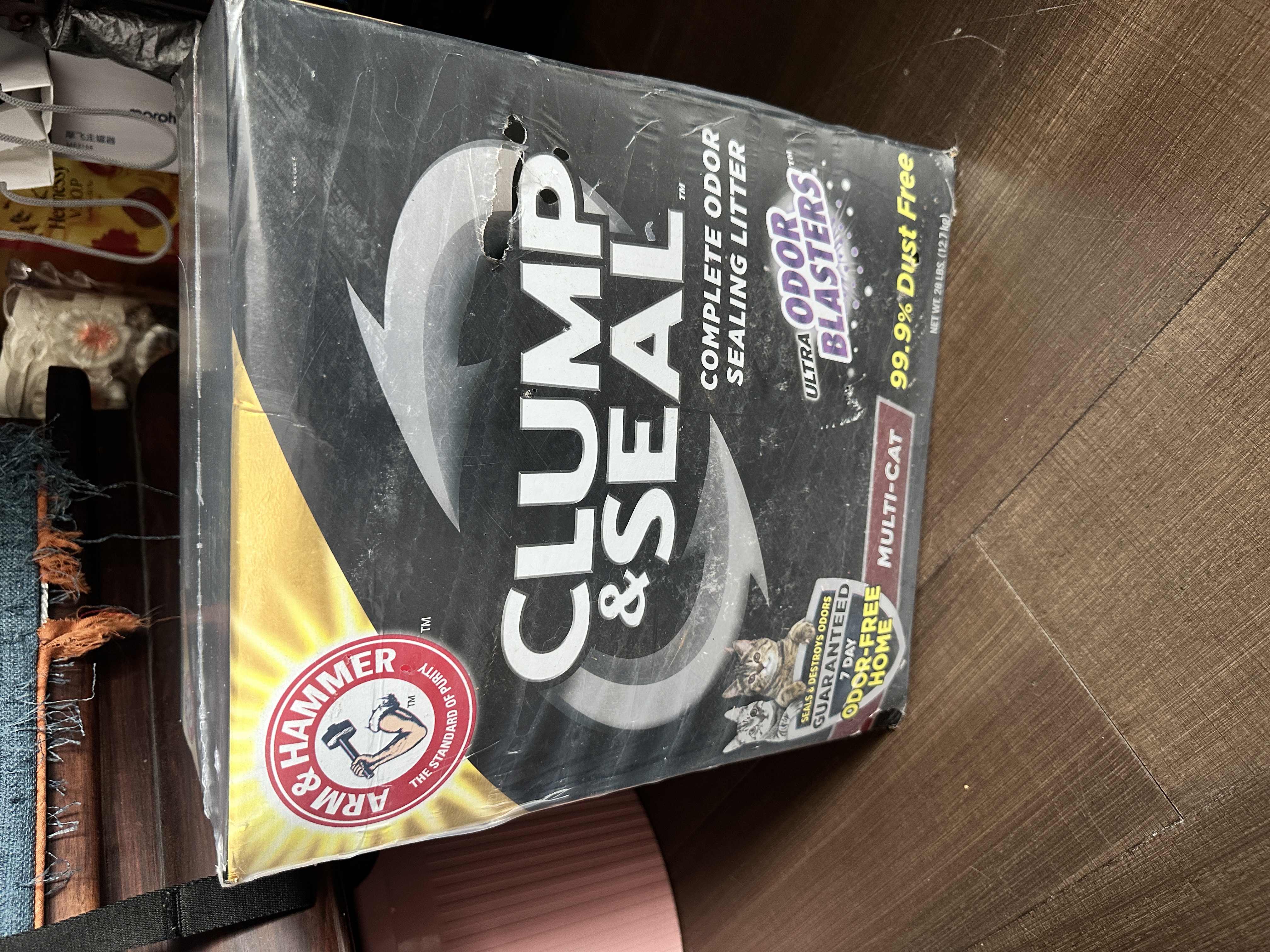 艾禾美（ARM&HAMMER）铁锤猫砂黑盒红标28磅膨润土钠基矿石猫沙矿砂进口猫用品除臭低尘 实拍图