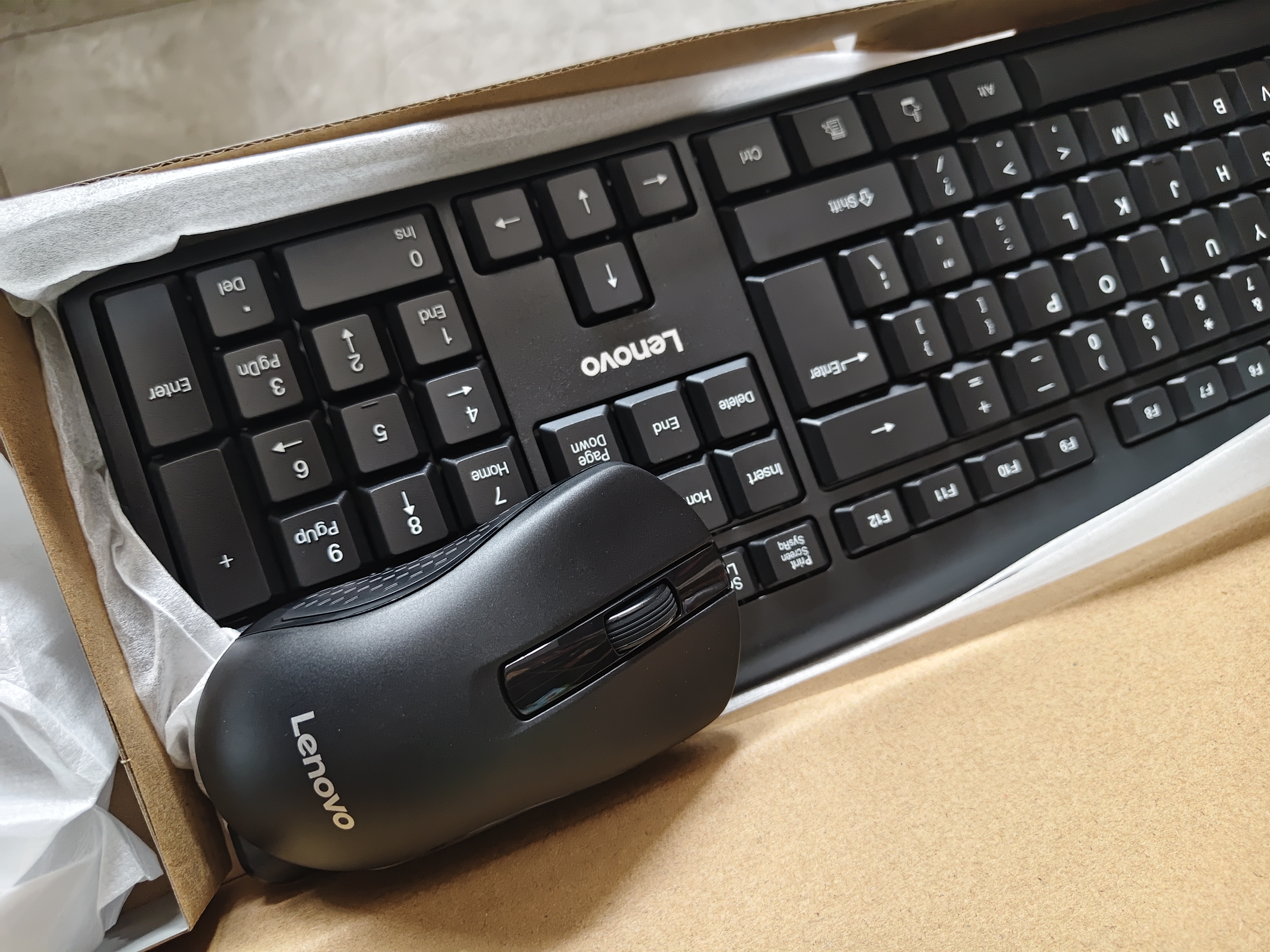 联想（Lenovo）无线键盘鼠标套装 键鼠套装 全尺寸键盘 商务办公 MK23Lite 实拍图