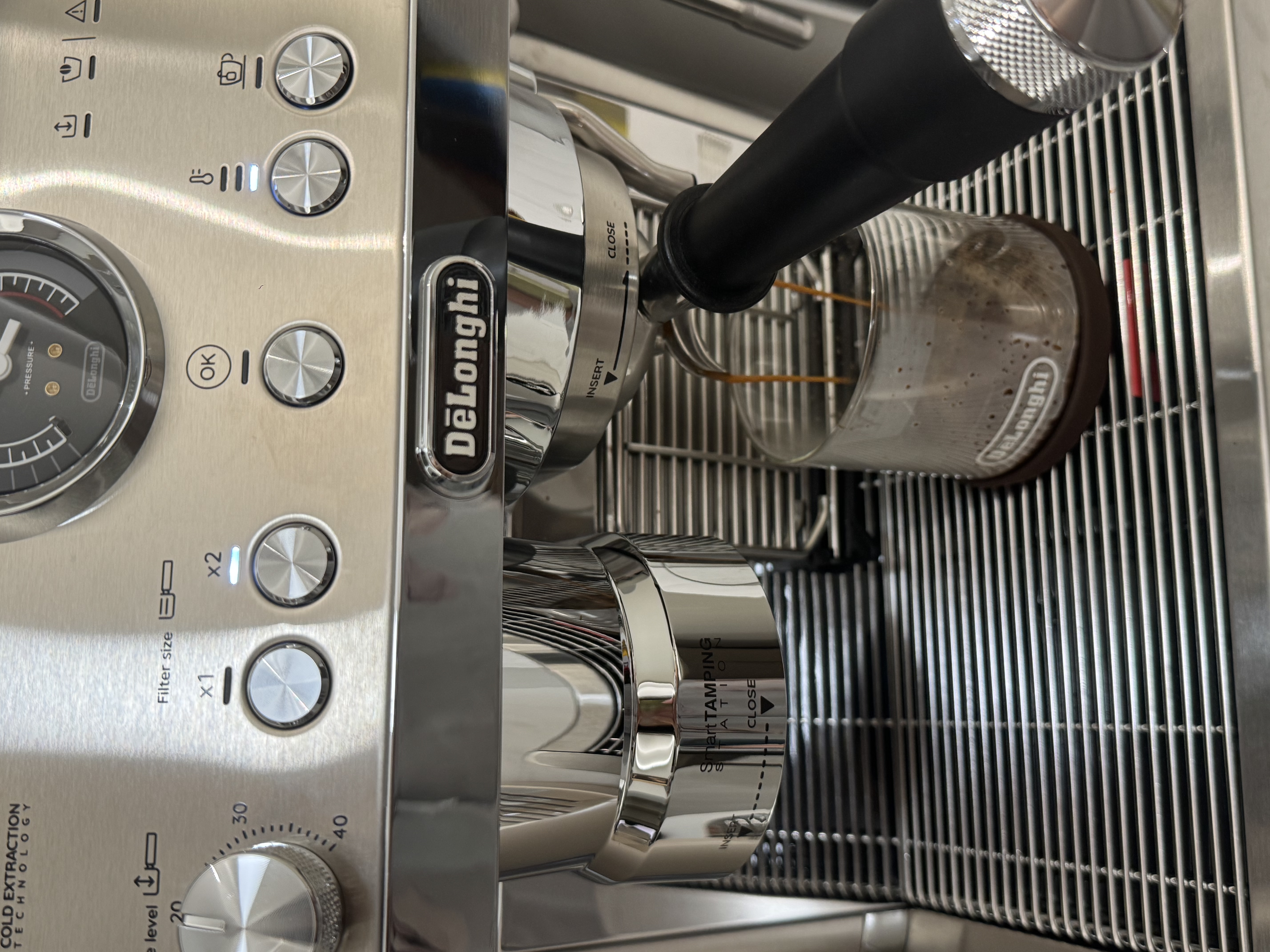 德龙（Delonghi）19Bar泵压意式半自动咖啡机EC9555家用冷萃智能压粉自动感应研磨一体 专业拉花系统 EC9555升级版 实拍图