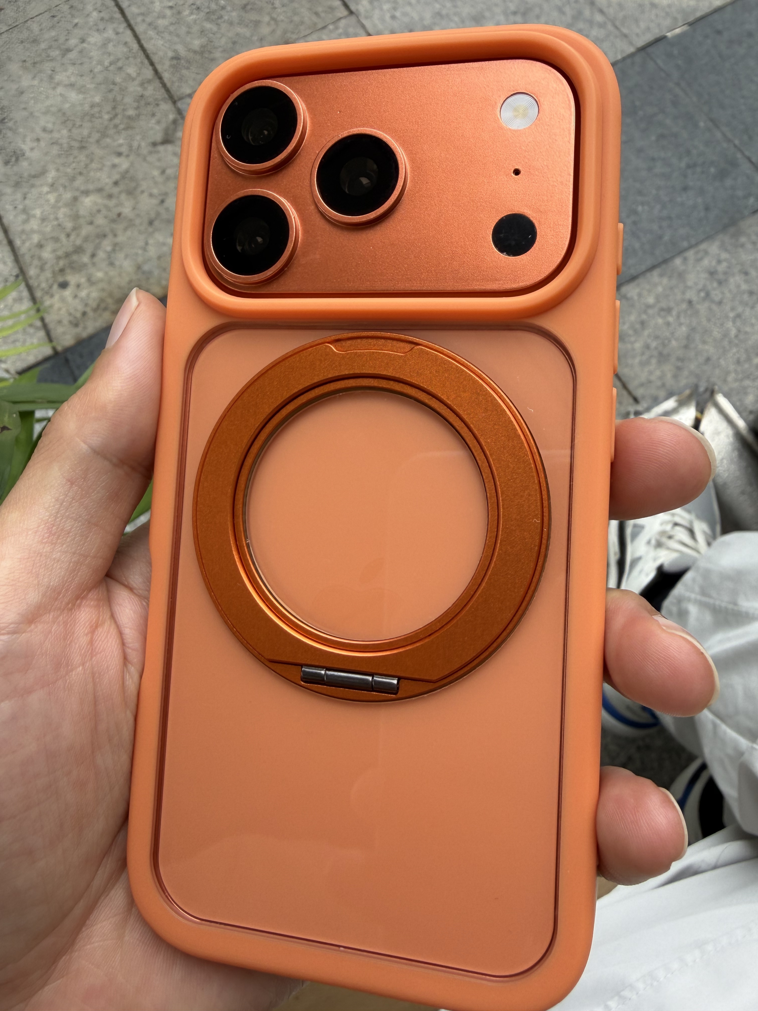 飞利浦（PHILIPS）适用苹果iPhone17 promax手机壳支架保护套按键全包6米防摔气囊16pro肤感散热15玻璃磁吸360旋转壳 【暖阳鎏金】赤炎橙丨6米防摔 iPhone 17 Pro  实拍图