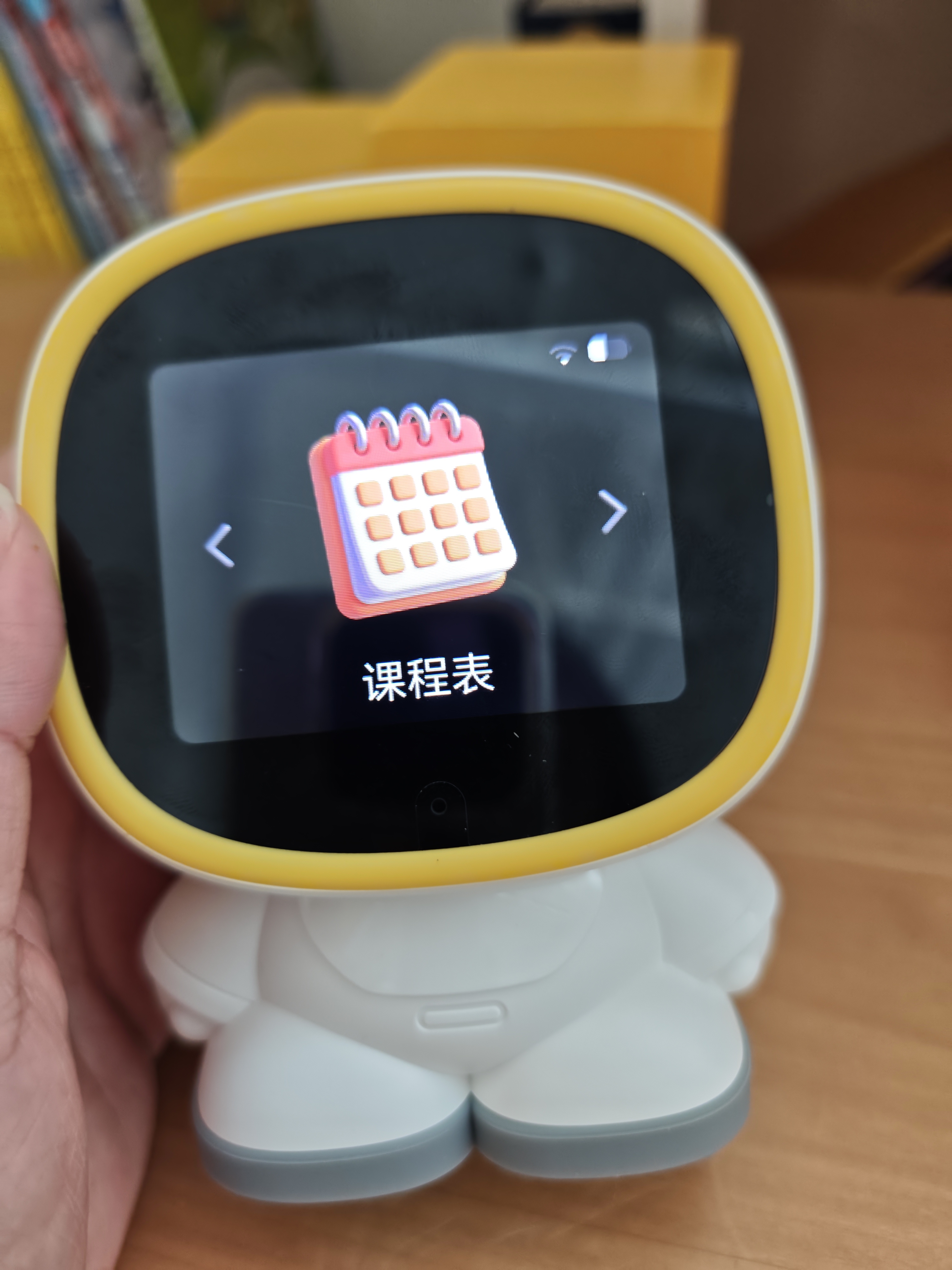 贝恩施（BEIENS）AI机器人时间管理器学生儿童智能闹钟同步教材口语陪练早教学习机 实拍图