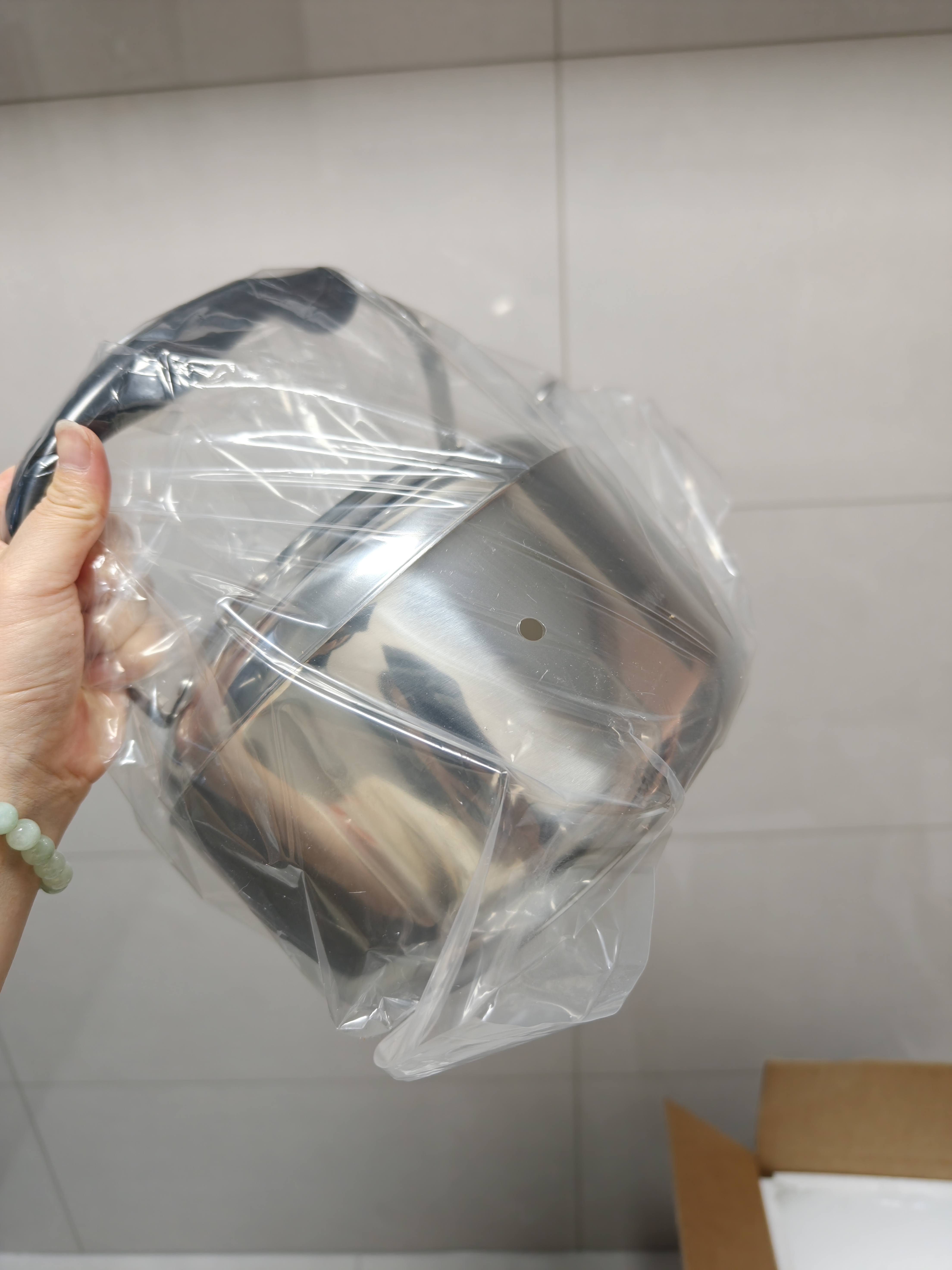 爱仕达响水壶加厚304不锈钢家用5L鸣音烧水壶燃气电磁炉可加热HS05T2WG 实拍图
