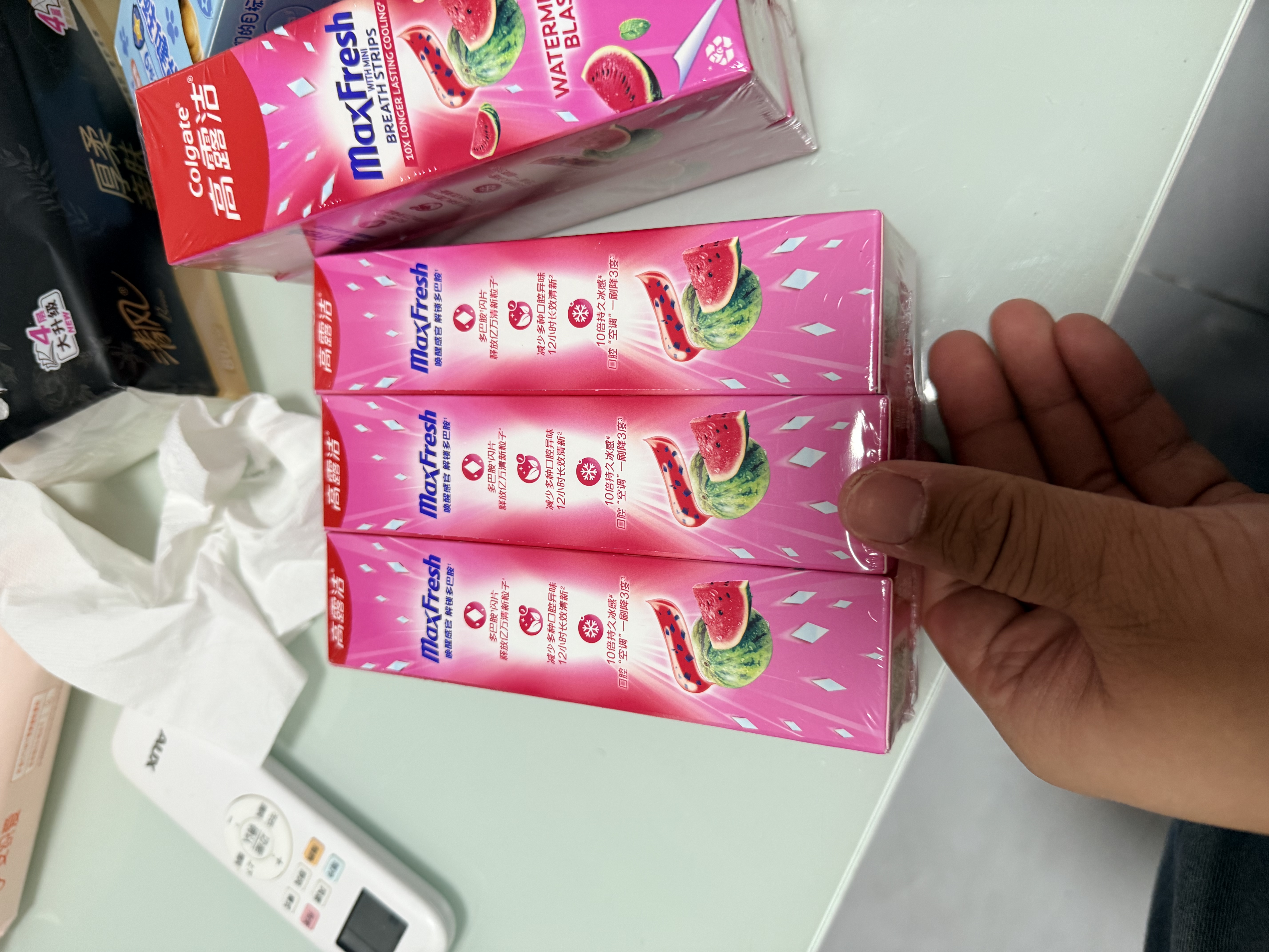 高露洁（Colgate）【孙颖莎推荐】多巴胺闪片清新牙膏去黄去渍去口臭亮白100g*3西瓜 实拍图