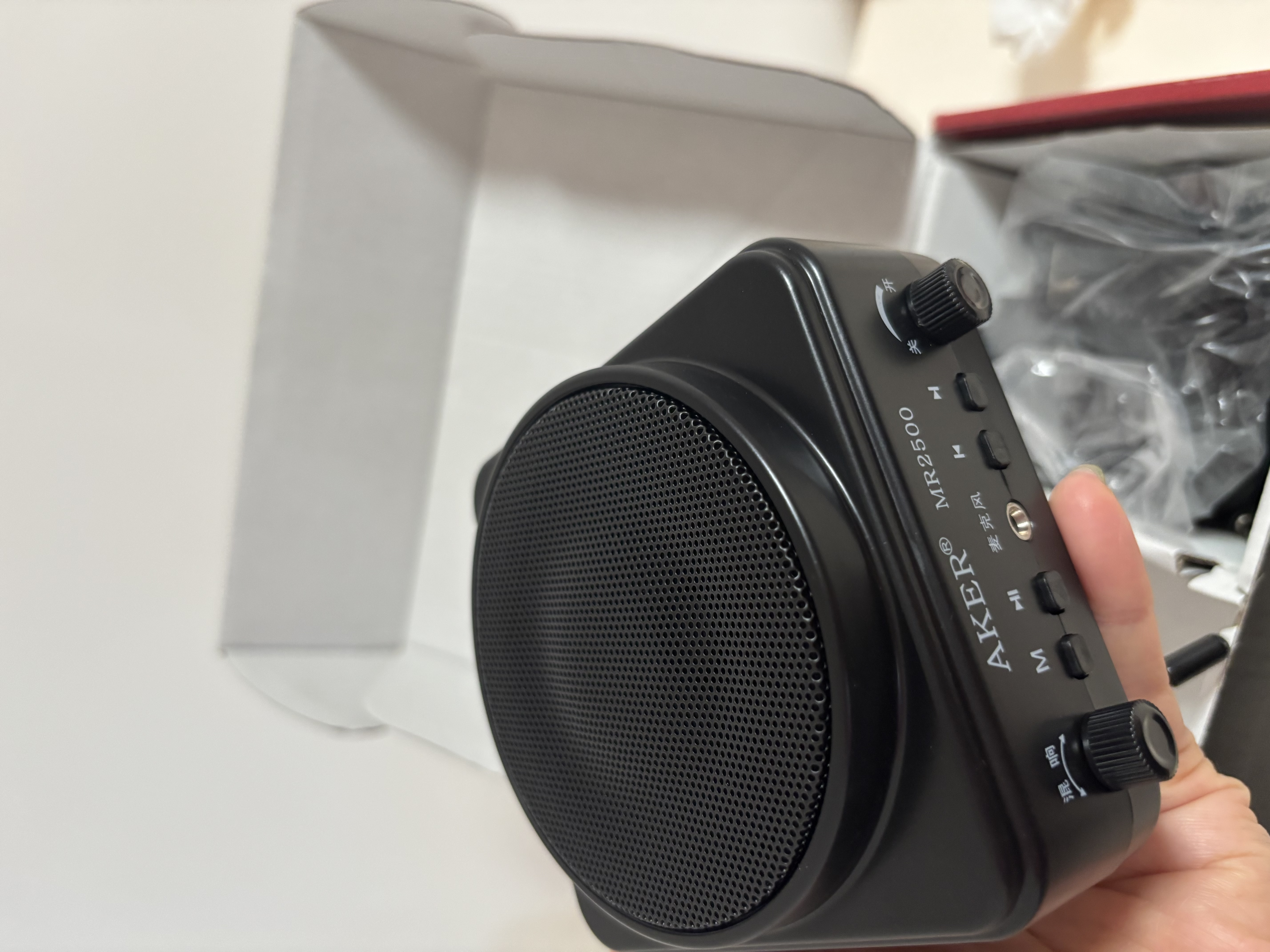 爱课（AKER）无线麦蓝牙扩音器便携腰挂小蜜蜂喊话器22w功率音响音箱 MR2500W无线有线两用款（只配无线麦） MR2500W无线款黑色(只配无线麦) 实拍图
