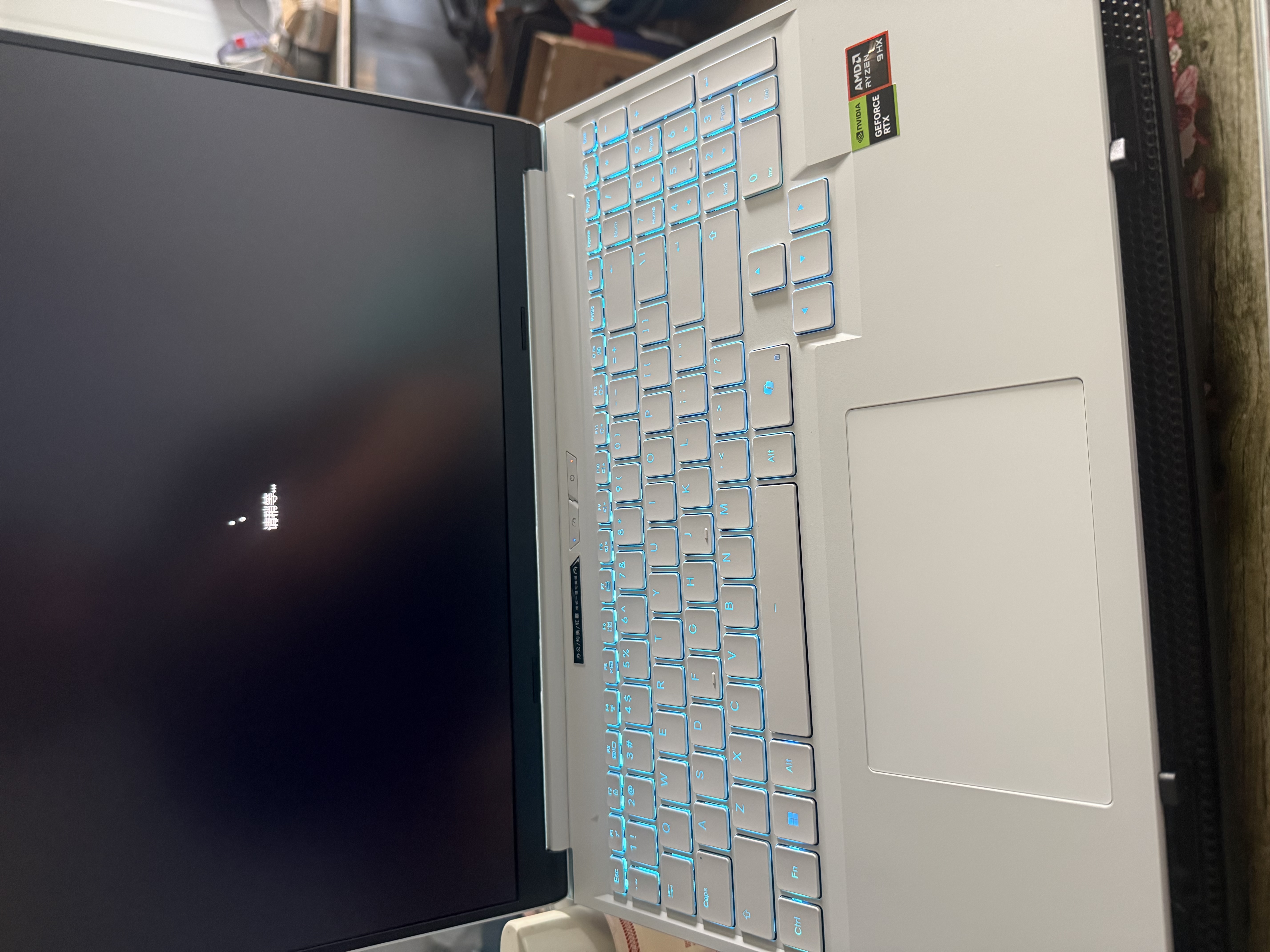 机械革命蛟龙16Pro游戏本 2026新款锐龙R7HX/R9HX 旗舰AIPC 满血5070/5060 蛟龙15K学生设计笔记本电脑 R9-8940HX/5070满血/300Hz/灰/潮玩版 升级推荐 实拍图