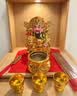 财神爷神像家用陶瓷文财神佛像乔迁店铺开业文财神爷桌面摆件套装 16寸金文财神（带灯套装） 实拍图