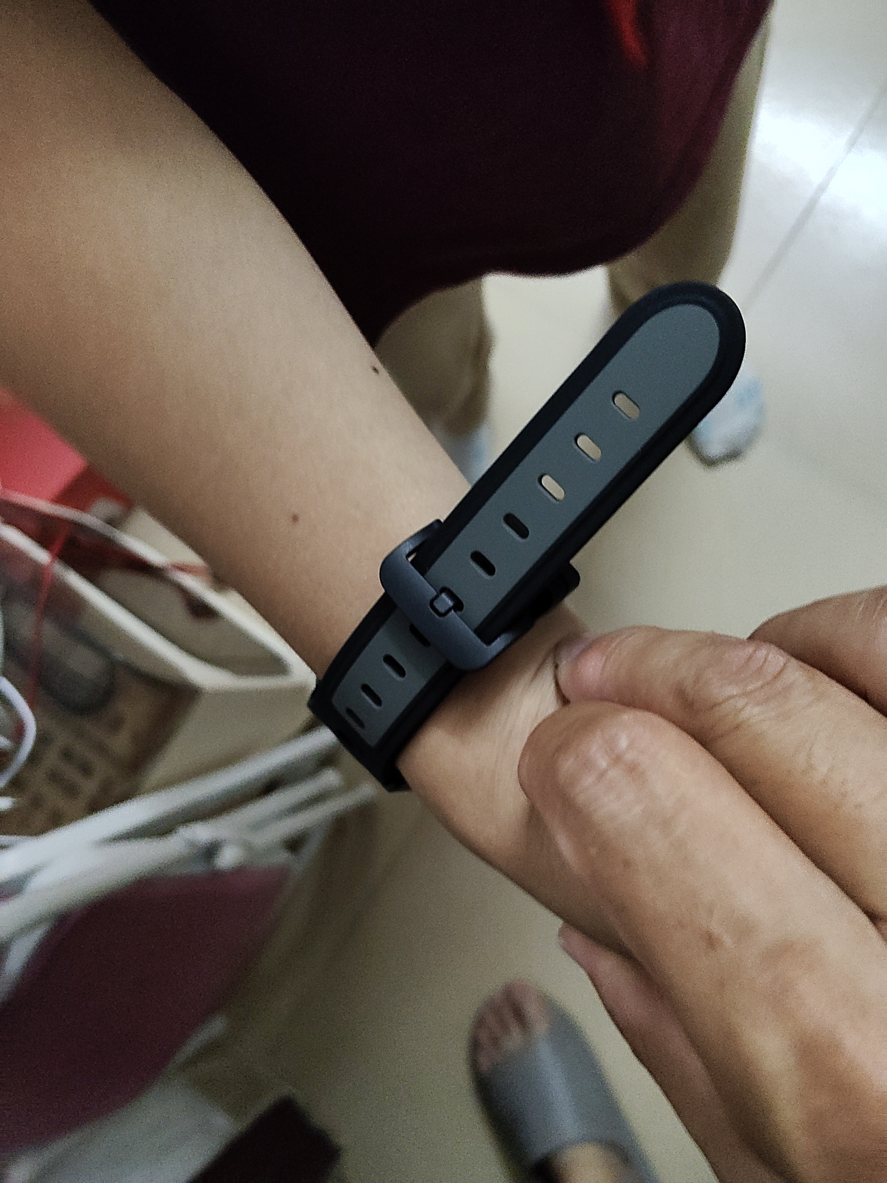 飞利浦（PHILIPS）儿童电话手表 超长待机精准定位全网通视频通话小学初高中生天才戒网防沉迷6-12岁学生手表黑色 实拍图
