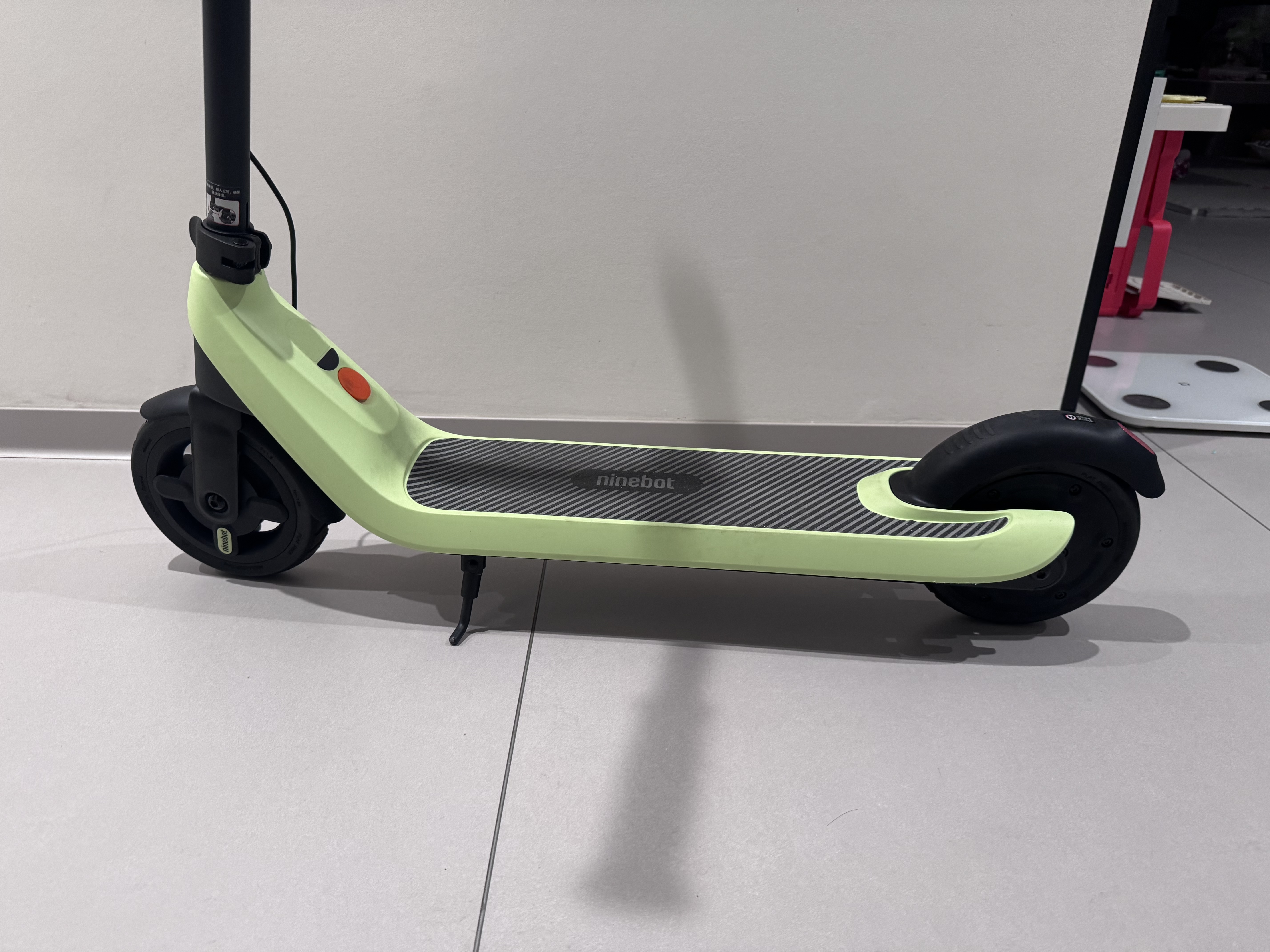 九号（Ninebot）电动儿童滑板车C2go牛油果绿 电助力儿童玩具生日礼物多功能电动玩具车 实拍图