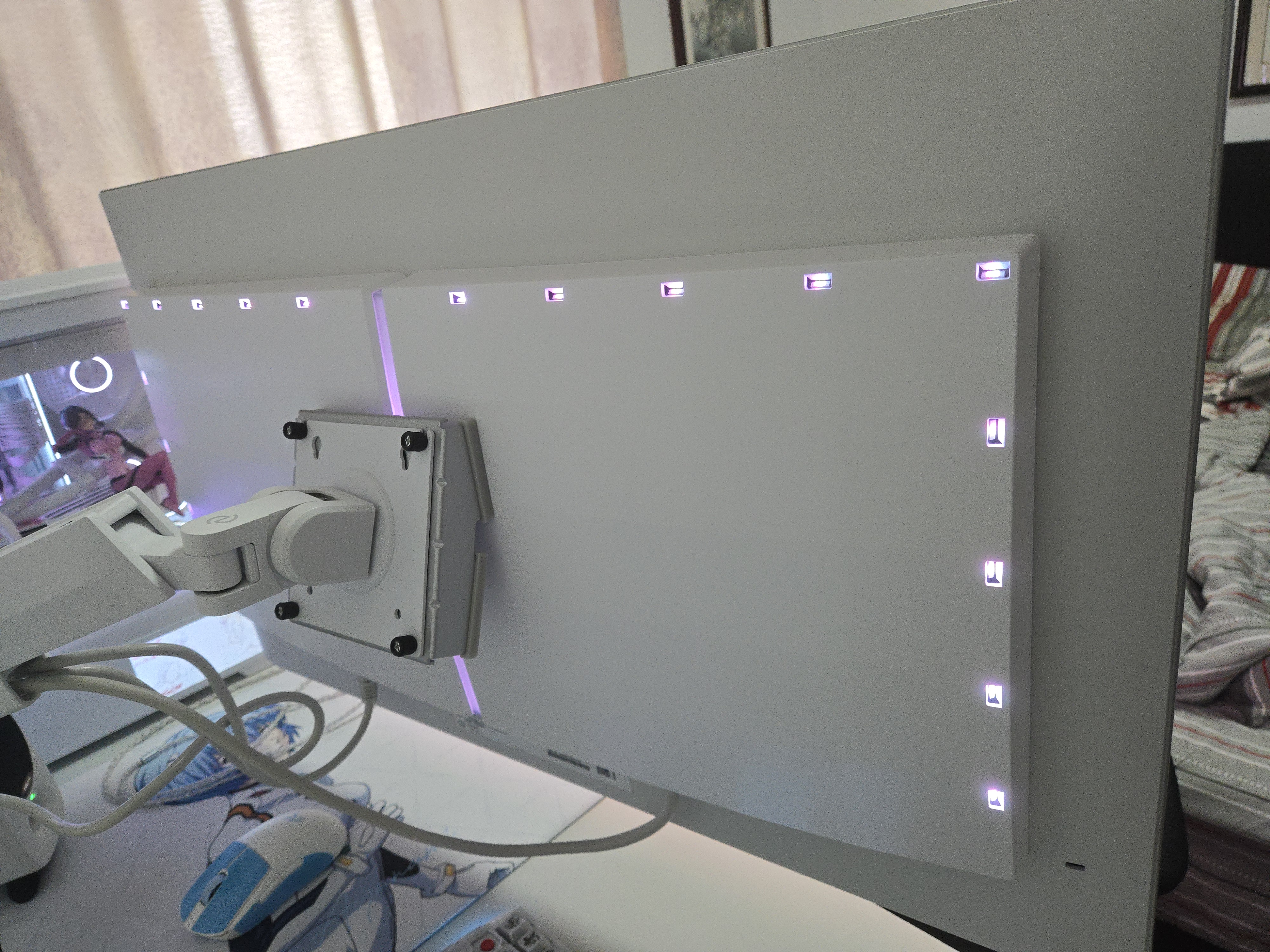 飞利浦EVNIA弈威32英寸 4K240Hz AR3.0黑透屏五层堆叠OLED DP2.1光效TypeC 电竞显示器 天王星32M2N8900X 实拍图