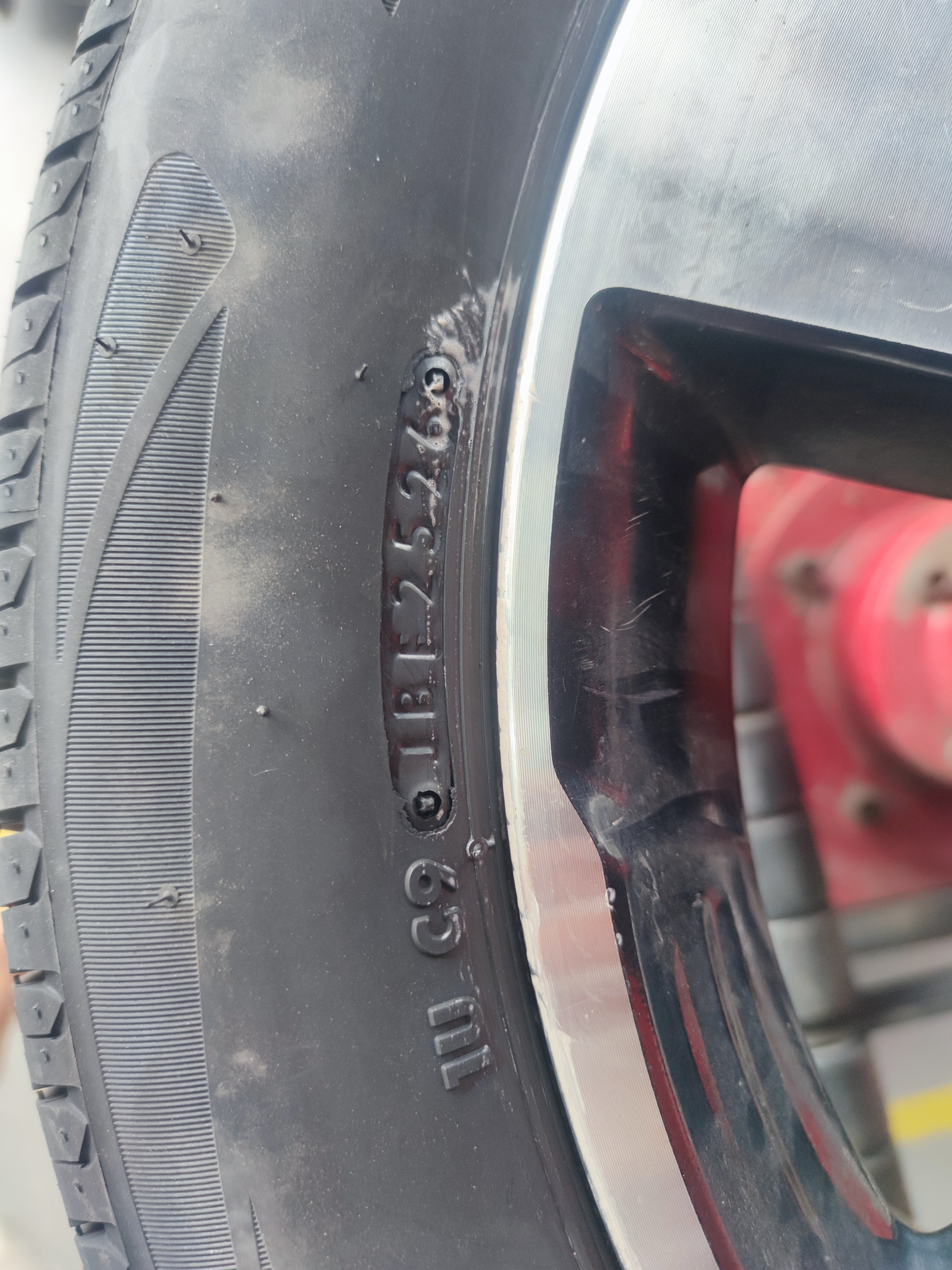 普利司通（Bridgestone）汽车轮胎 215/55R18 99V XL H/L001 适配逍客/昂科拉/传祺GS4 实拍图