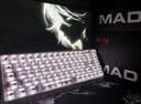 美加狮MAD 60 68 HE/MAD 68 Pro V2 有线连接客制化磁轴键盘 61/68键网页驱动台式笔记本电竞游戏键盘 MAD 60 V2 冰碳白 雪曜轴 双灯位 实拍图
