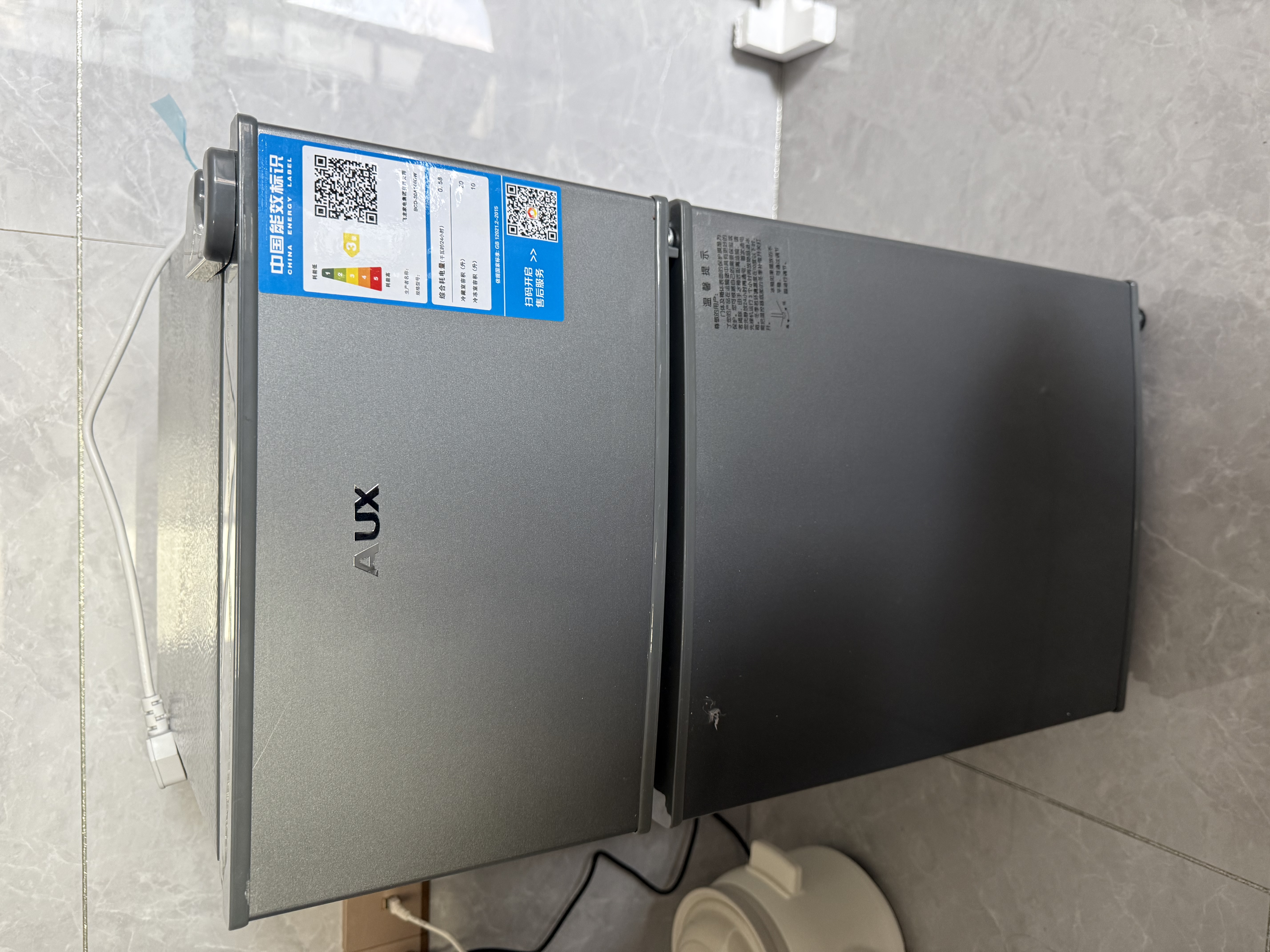 奥克斯（AUX）小冰箱家用小型迷你冷藏冷冻两用出租房宿舍用节能省电寝室办公室电冰箱 【净化去味】146灰色【高效保鲜 铜管速冷】30L 实拍图
