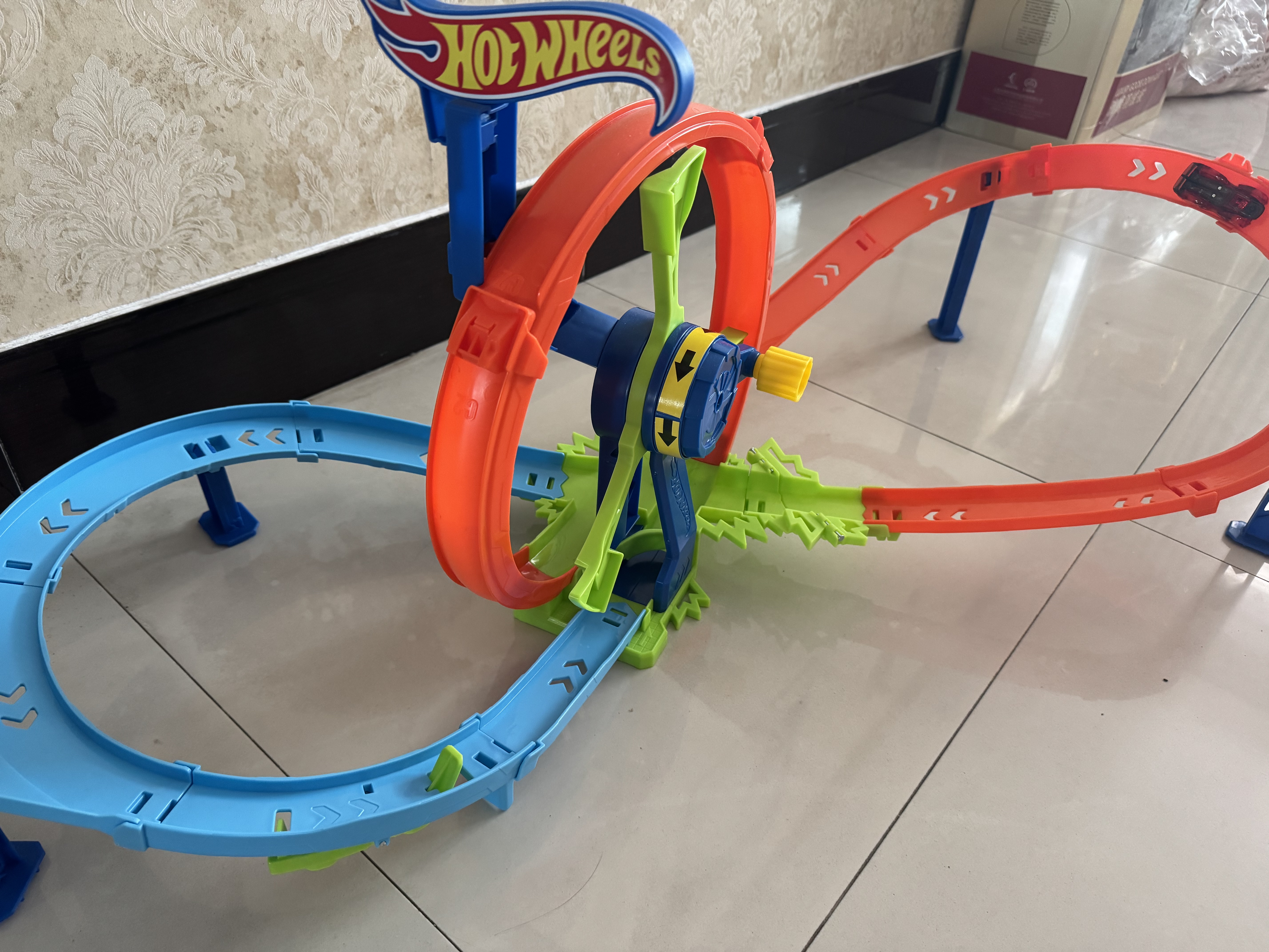 风火轮（HOT WHEELS）风火轮生日礼物赛车玩具礼盒-风火轮环形涡轮大回环特技套装JBX65 实拍图