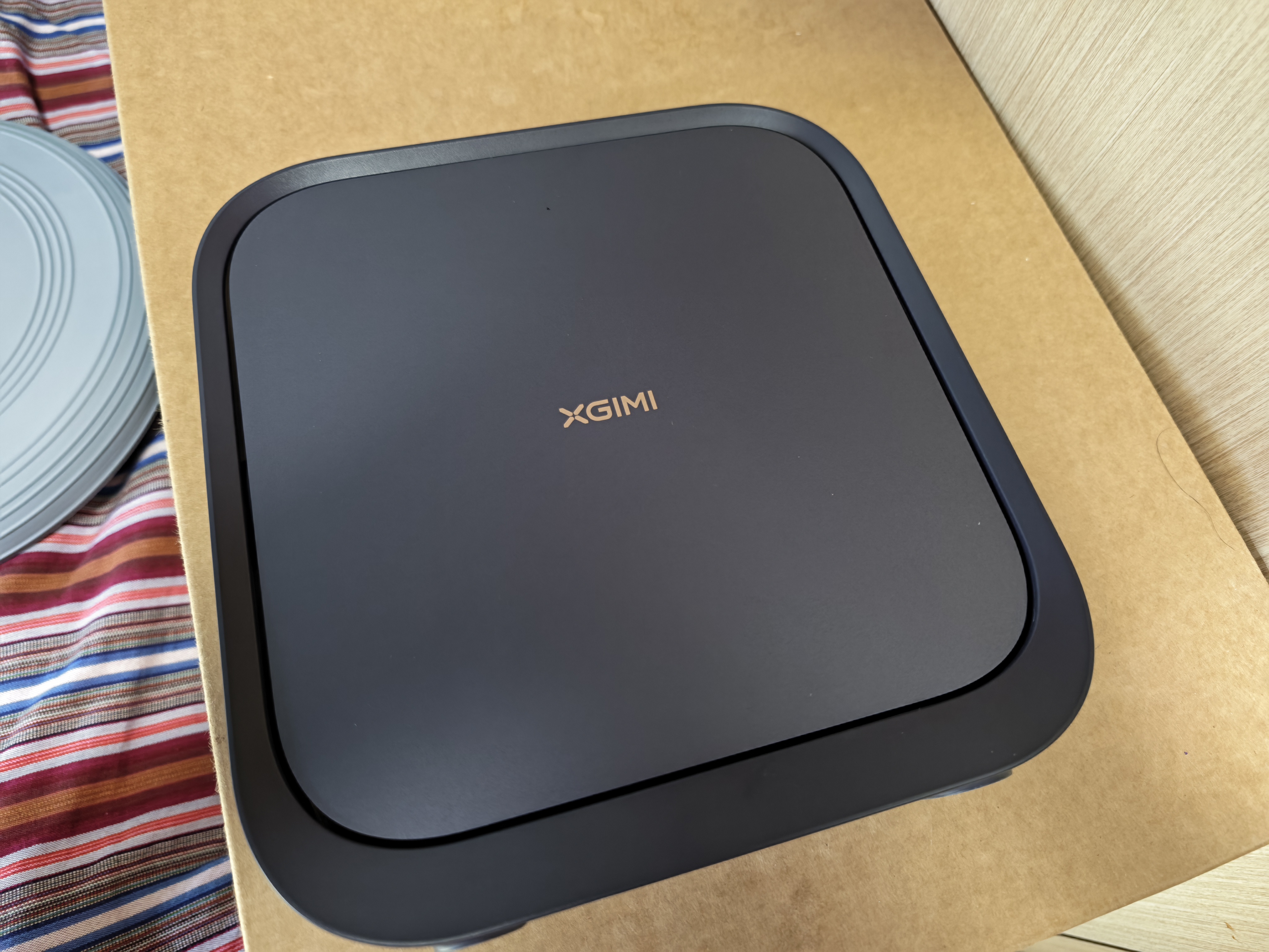 极米（XGIMI）Z6X Pro 三色激光旗舰版 1200CVIA 家用投影仪 轻薄智能投影机高清一体式云台  精致送礼 国家补贴 实拍图