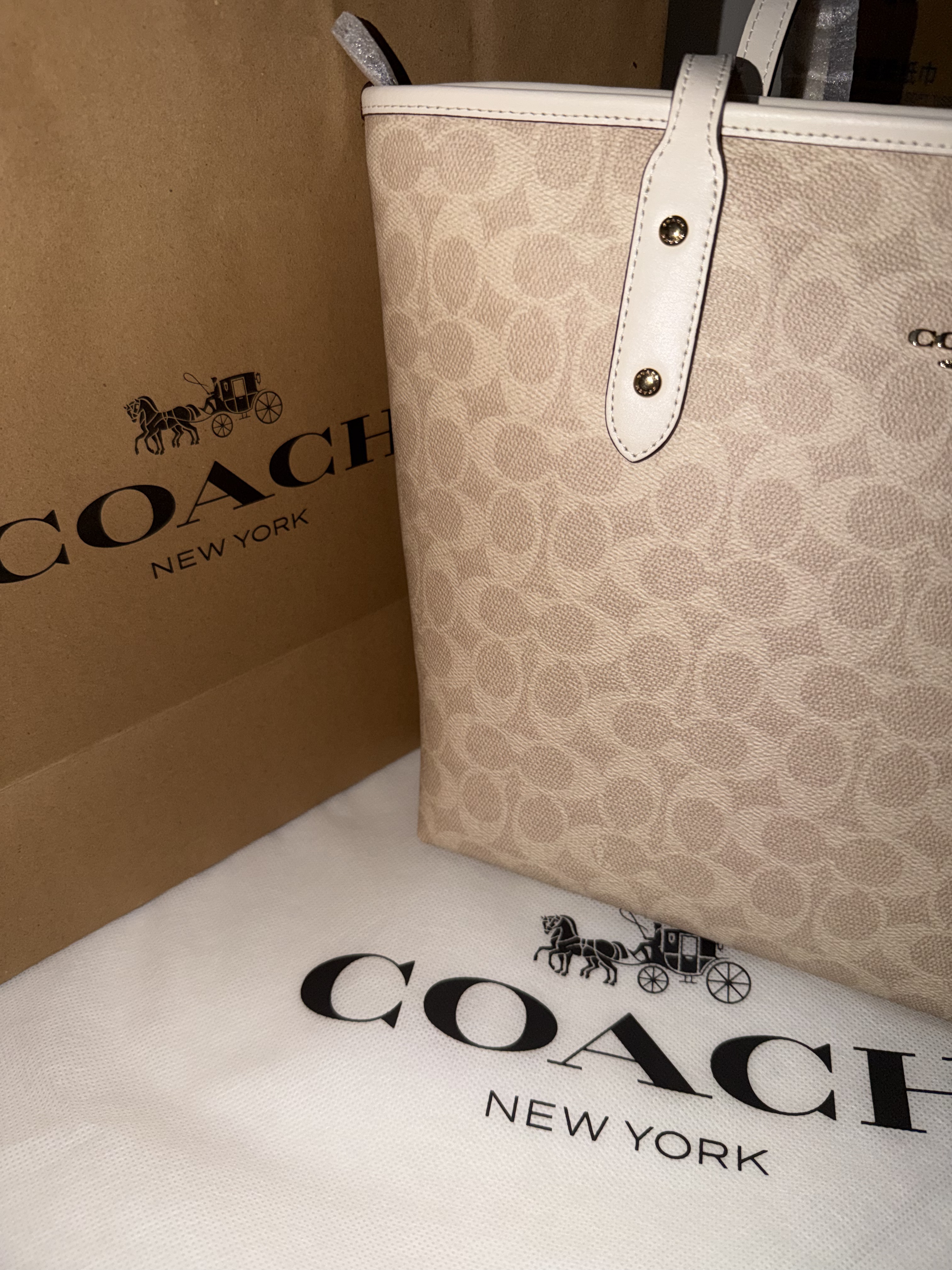 蔻驰（COACH）奥莱女士女包经典标志CITY拉链托特包单肩手提包礼物city30秋季 沙黄色/粉笔白色（新版） 实拍图